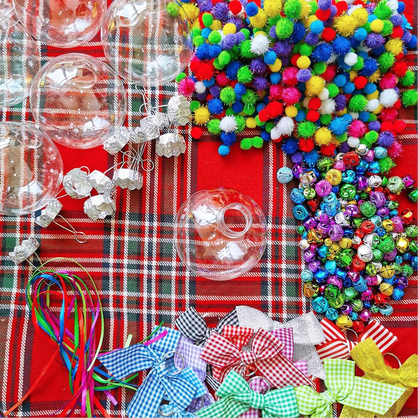 12 Sets Christmas Bulb Ornament Balls Clear Plastic Glass Ball Craft Kit Bauble Ornaments Fillable Unbreakable Shatterproof Hanging Tree Ornaments Jingle Bells Pom-poms Bows for Holiday D&#xE9;cor