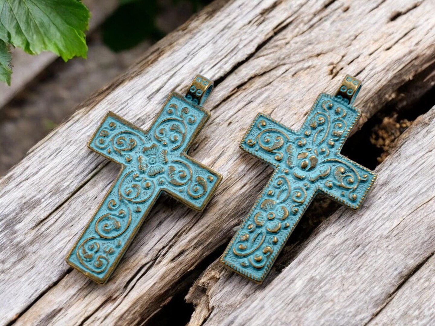 *2* 76x44mm Green Patina Antique Bronze Cross Pendants