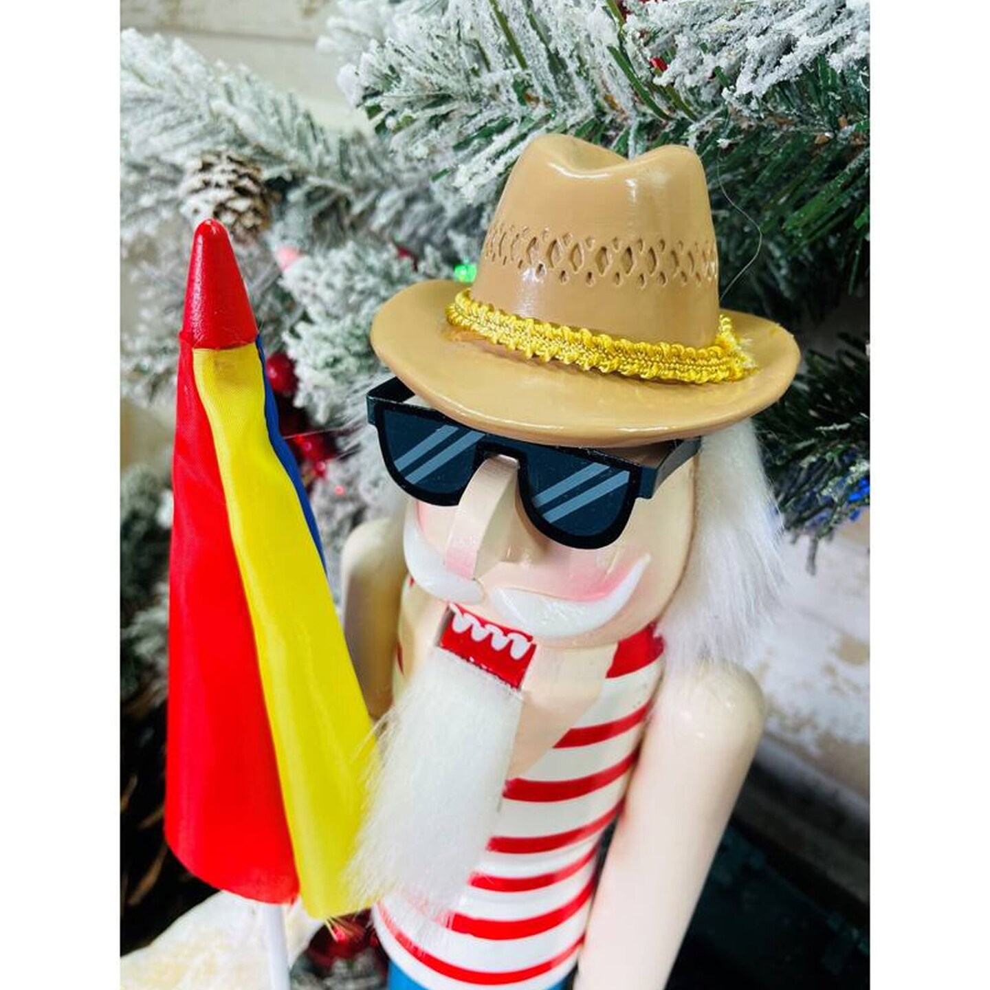 Santa&#x27;s Workshop 14 in Day at the Beach Nutcracker Figurine