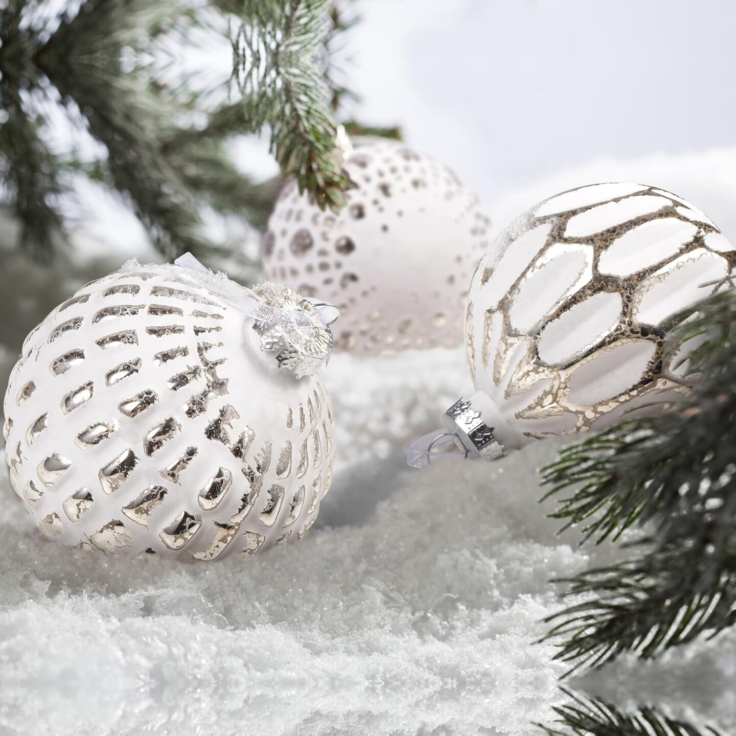 12PCS(3.15 Inch/80mm) Large Farmhouse Christmas Ball Ornaments,Mercury Glass Christmas Ornaments Hanging Balls,Distressed Metal Glass Ball for Christmas Trees,Vintage Style Christmas Ball (White)