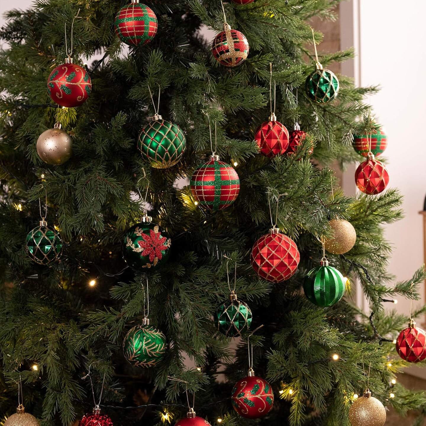 16ct Christmas Ball Ornaments Set, Red Green and Gold Shatterproof Hanging Decorations for Trees, 3.15 Inches