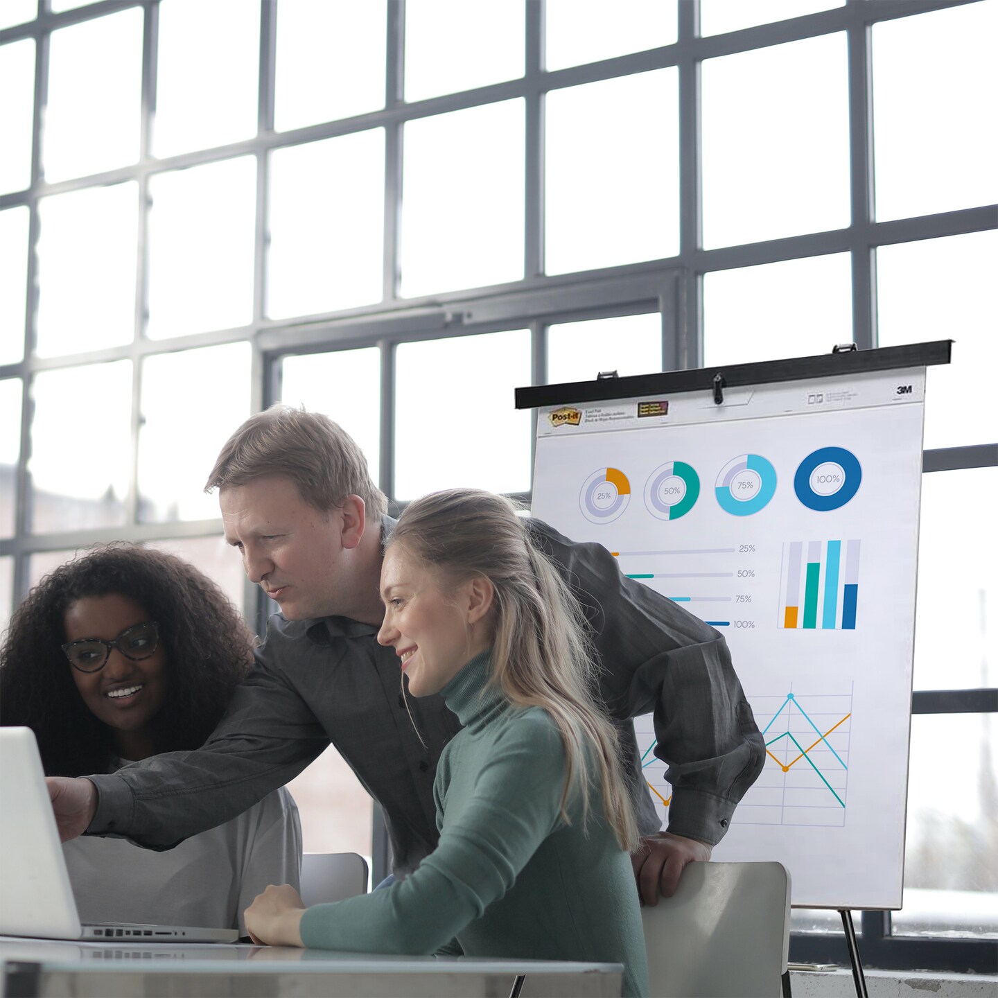 Audio-Visual Direct Lightweight Aluminum Flip-Chart Presentation Easel, 70 Inches, Black