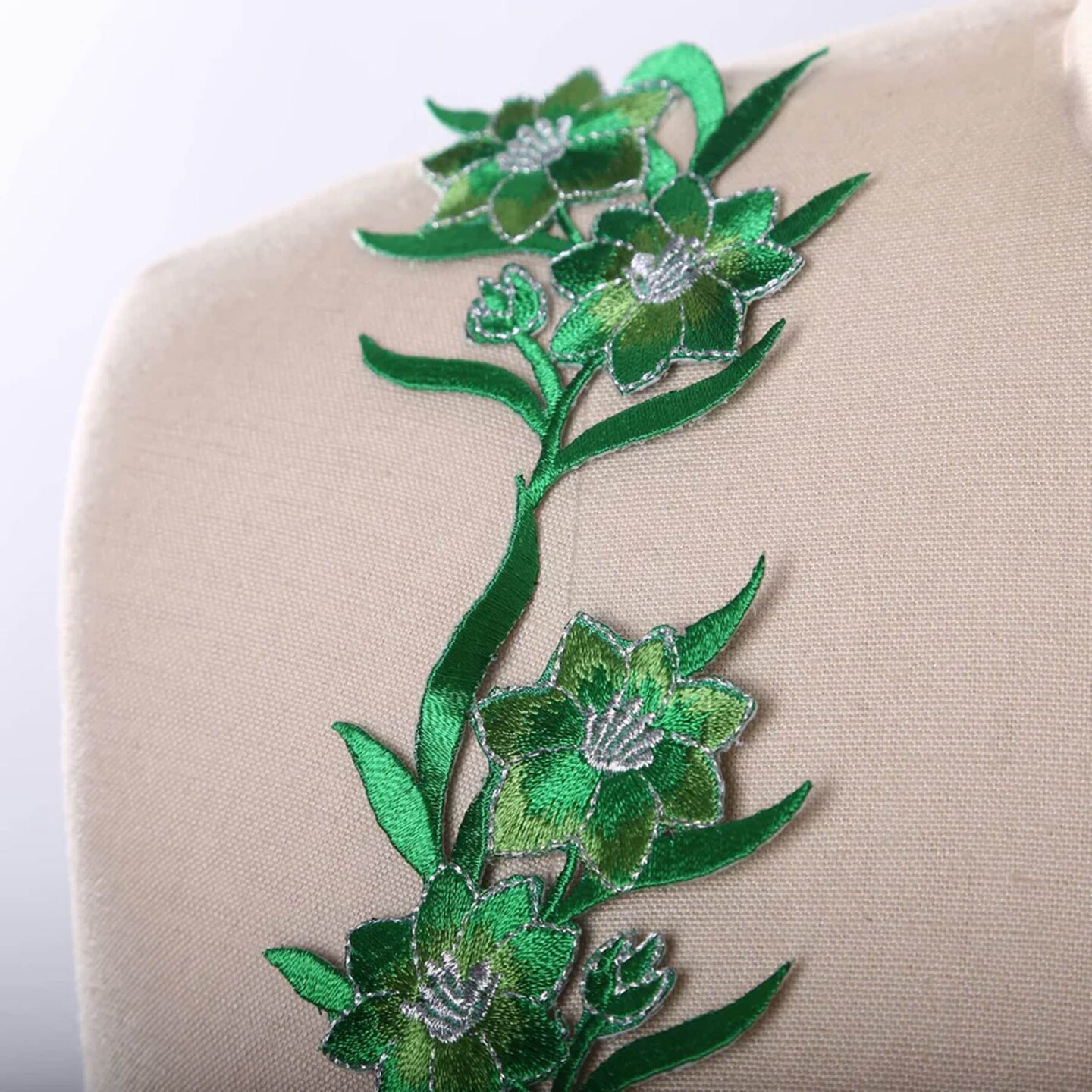 2 Patches Green Flower 2.5" Embroidery Patches with Silver Trim for Jackets Crafts Costumes DIY