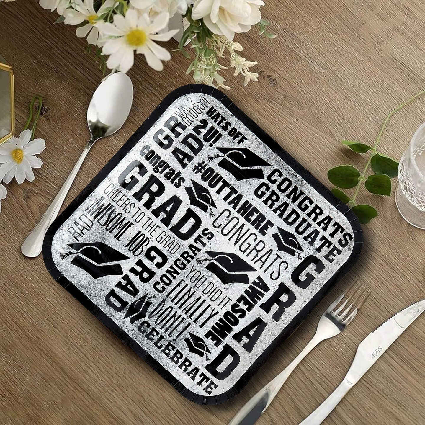 8 Ct. Grad Messages Graduation Party Square Dinner Plates 9" Durable Disposable Tableware