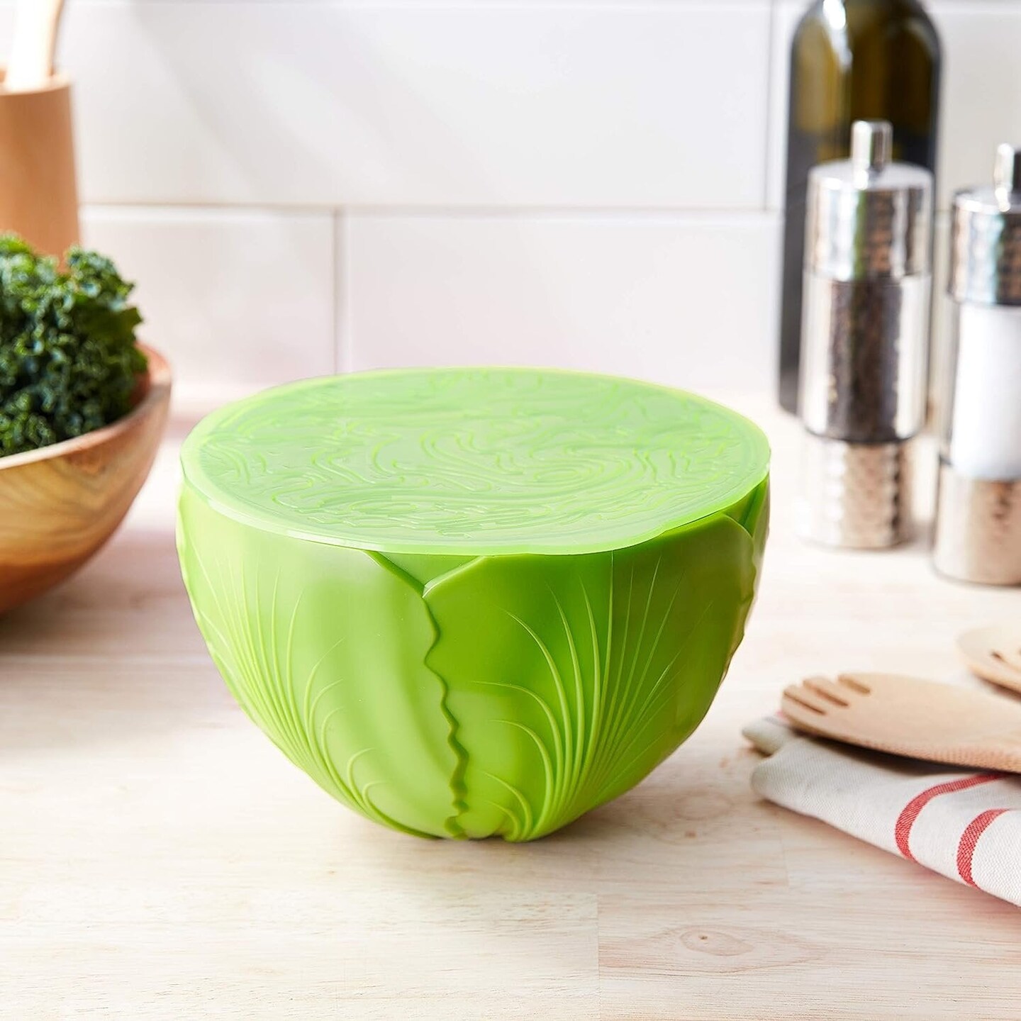 Hutzler Salad Saver Storage Bowl with Lid - Keeps Lettuce, Spinach &#x26; Kale Fresh Longer