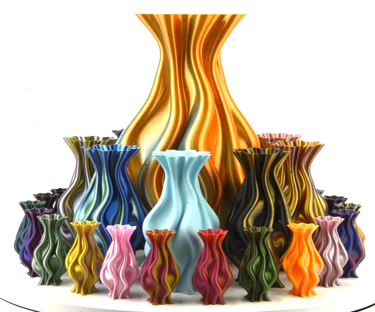 Handmade 3D Printed Minimalist Vase – Modern Decorative Vase for Flowers –  Waterproof PLA – Multiple Sizes and Colors | MakerPlace by Michaels, image size:1080x900