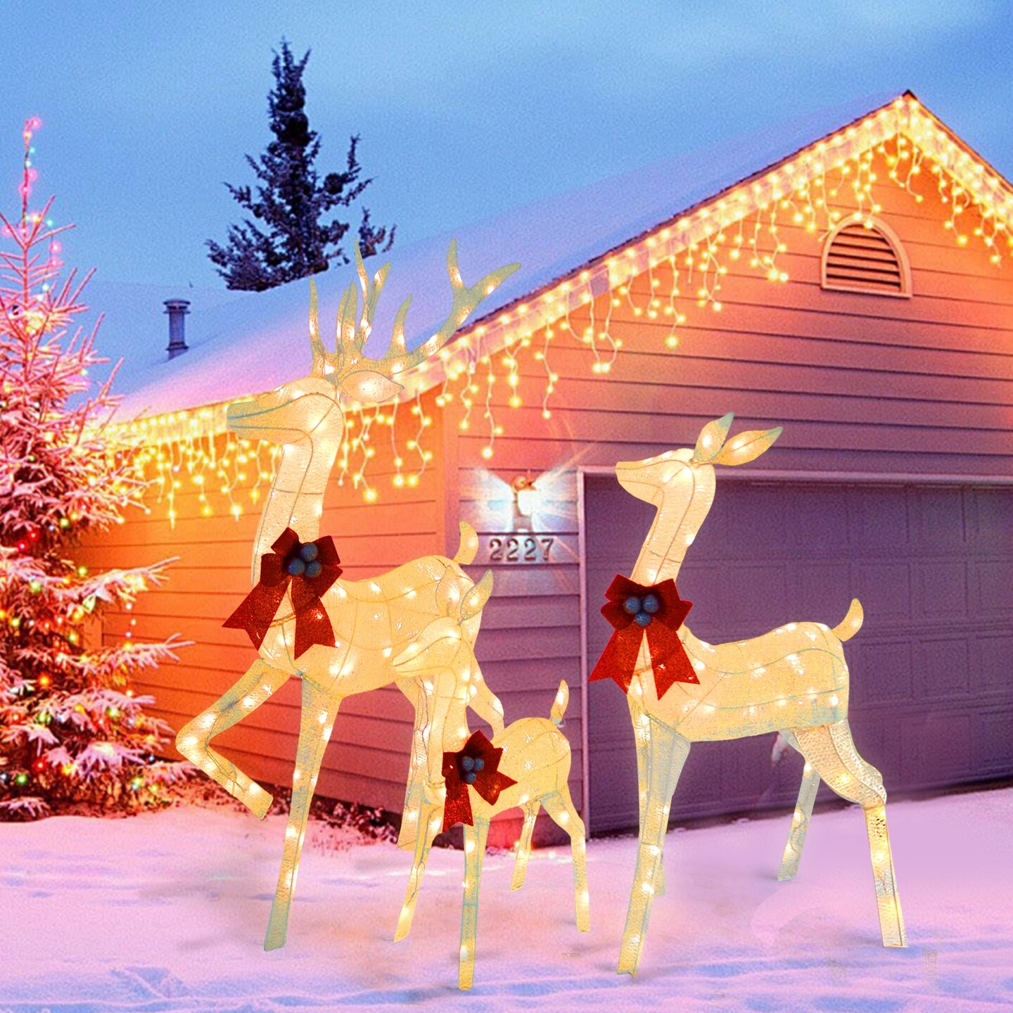 Outdoor Christmas Reindeer Holiday Yard Decoration with Warm LED Lights Easy Assembly
