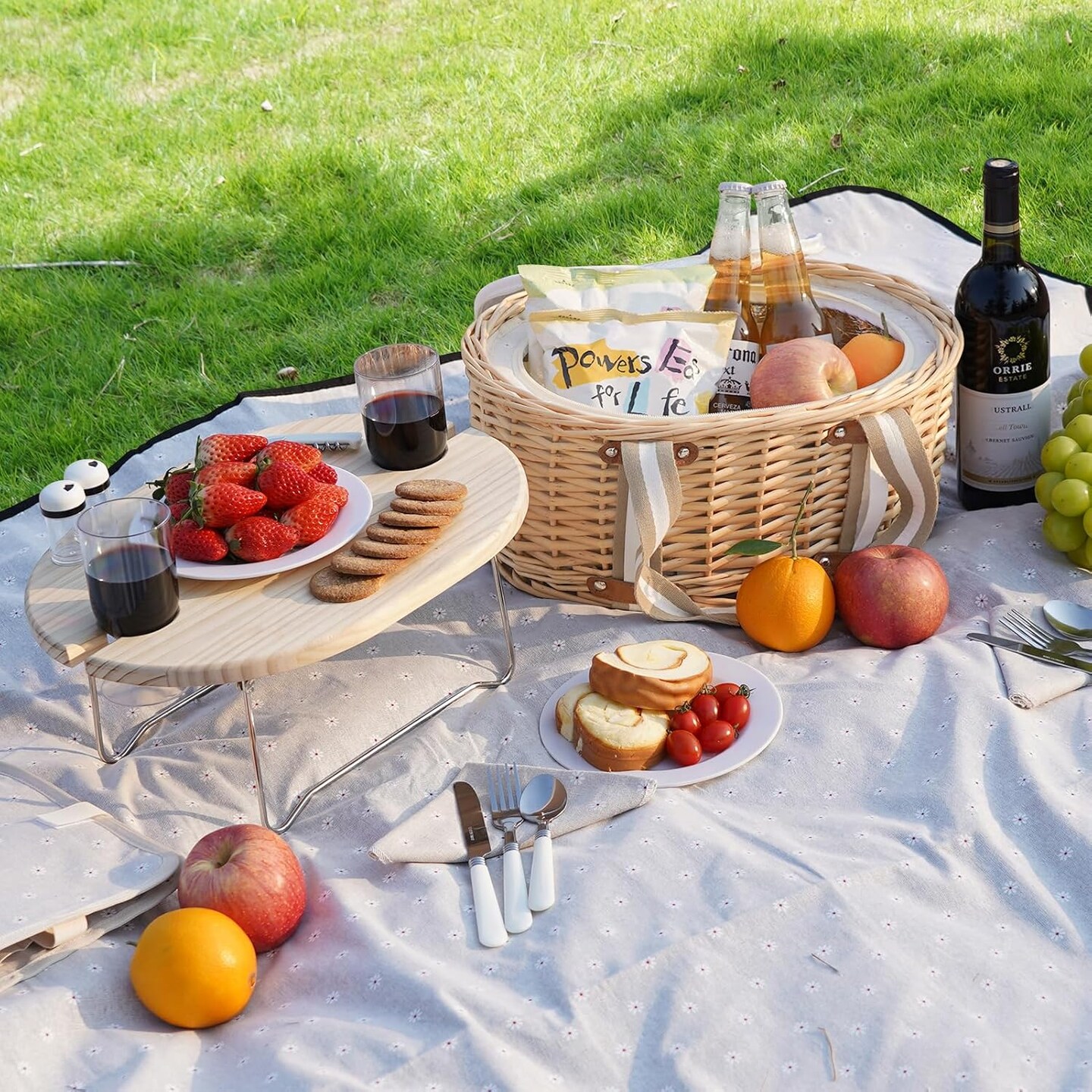 Picnic Basket Set for 2 - Wicker Insulated Picnic Basket with Waterproof Blanket, Folding Wine Picnic Table &#x26; Cutlery Kits, Picnic Baskets Kit for Camping, Outdoor, Valentine (White Flower)
