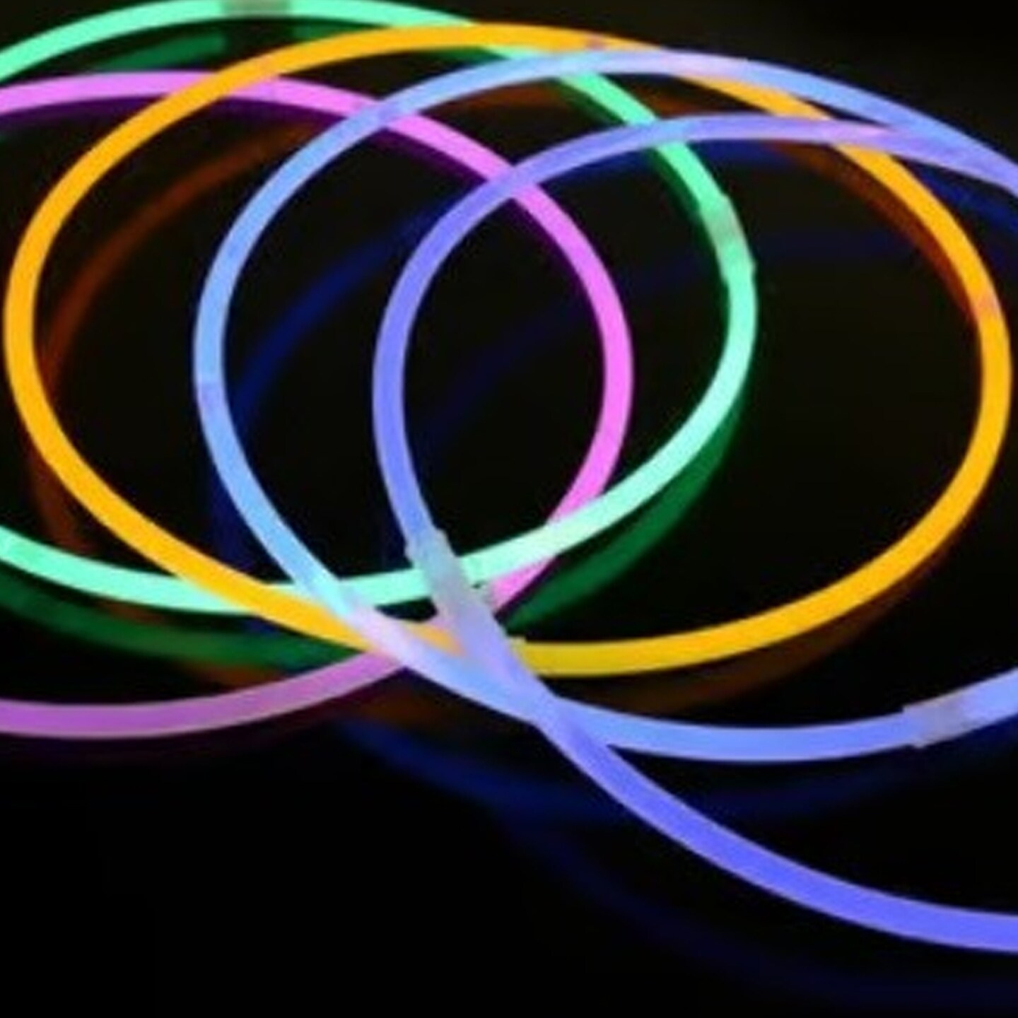 Glow Necklaces 25 Pc Include 25 Units