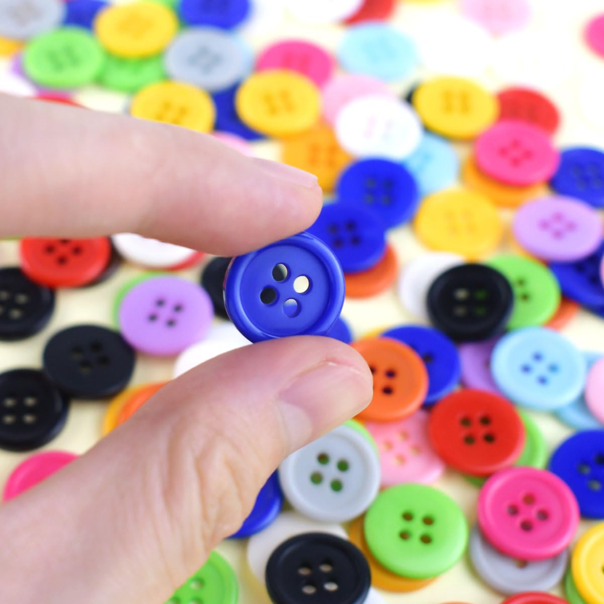 300 Pack Colorful Buttons for Craft DIY 15 Assorted Colors Resin Round Buttons for Sewing Flatback Button with Box 4 Holes Crafts Buttons Mixed Color Manual Button DIY Handmade Ornament Buttons (15mm)