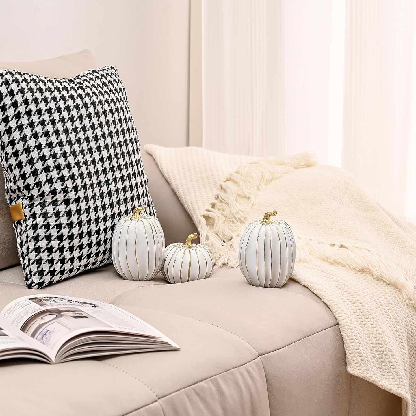 2 Pieces of Resin Thanksgiving Fake Pumpkin Figurines, White and Gold Pumpkins for Decorating, Fall Decorations for Home, Farmhouse, Harvest Table Centerpiece