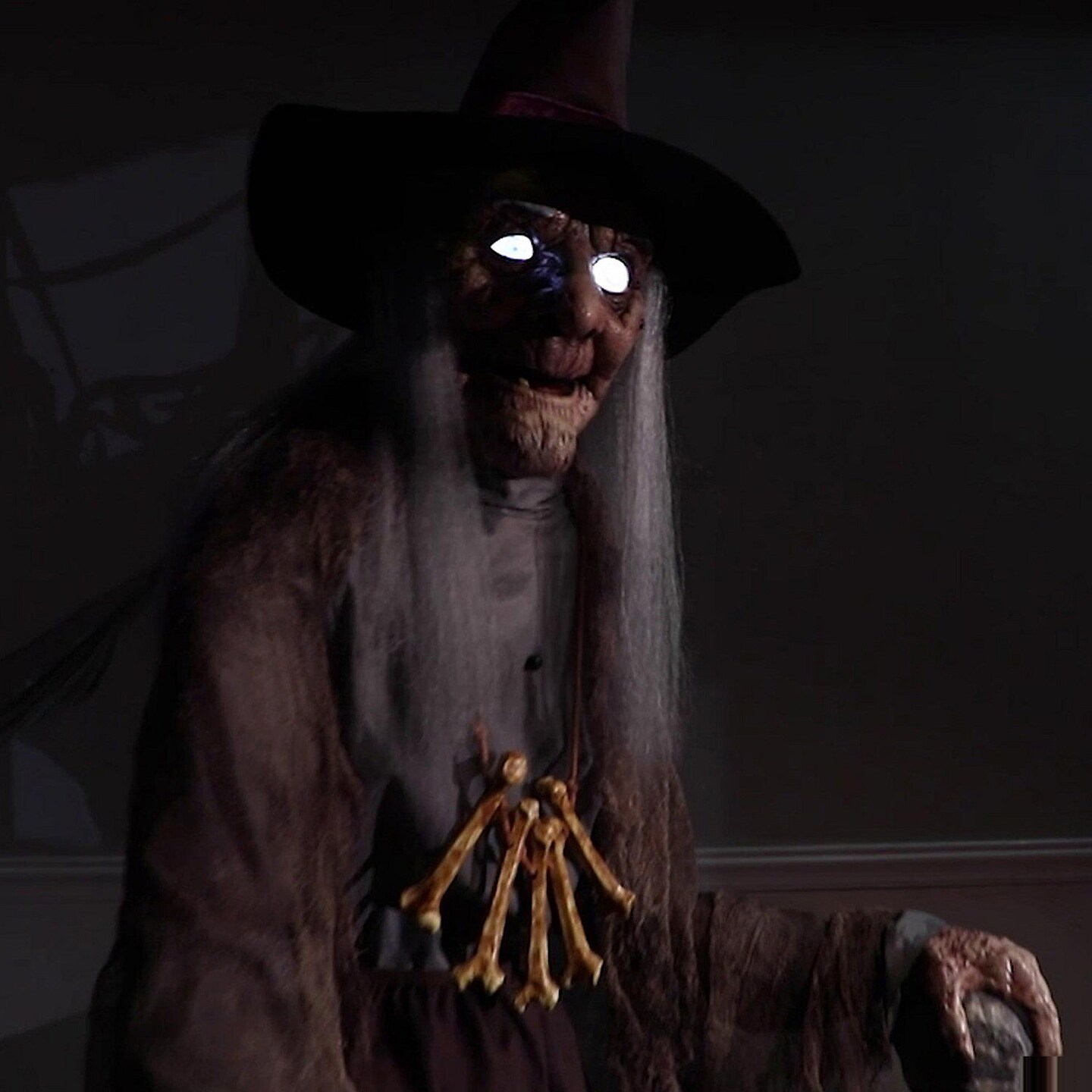 Animated Witch Prop with Servo Motor
