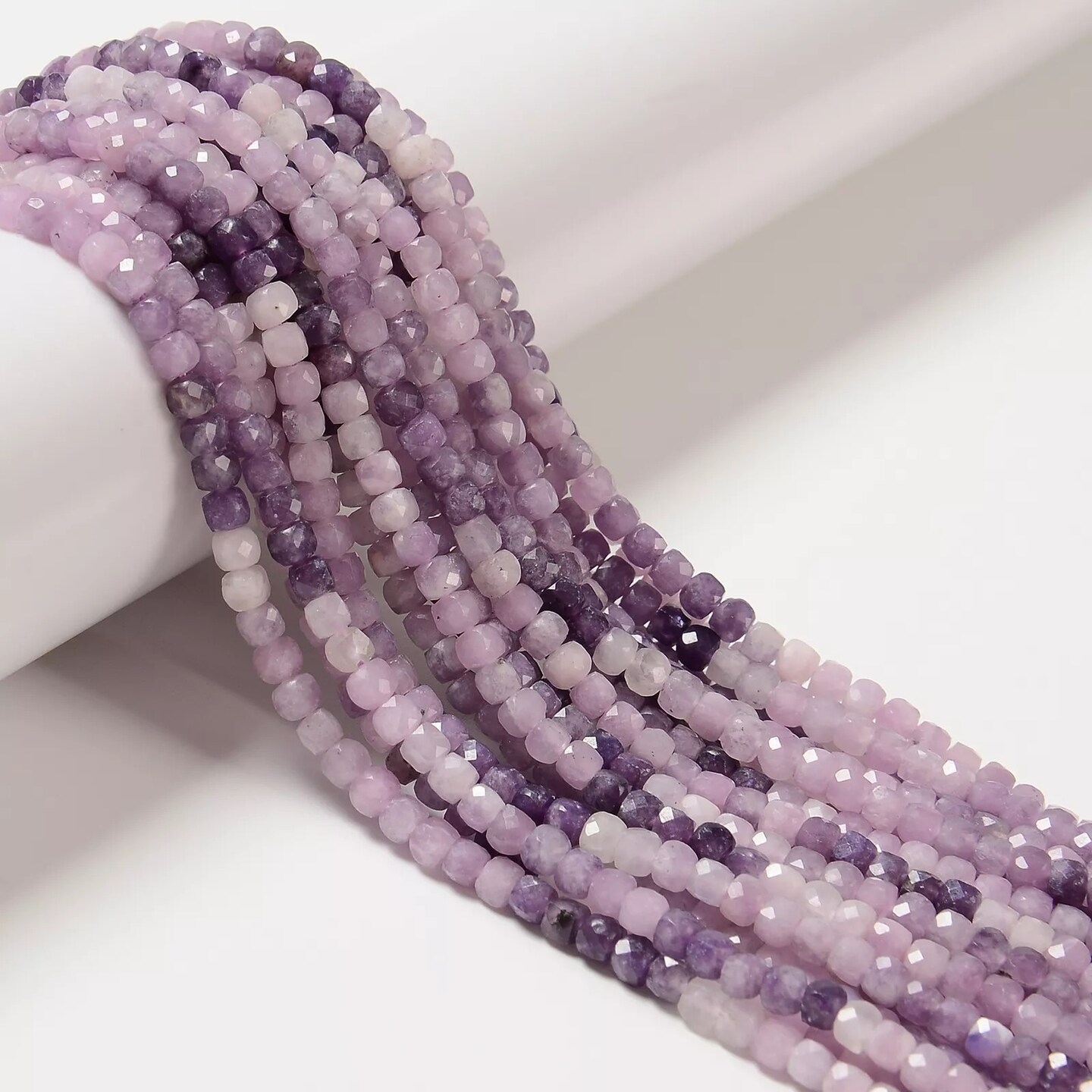 Natural Gradient Lepidolite Faceted Cube Beads Size 4mm 15.5&#x27;&#x27; Strand