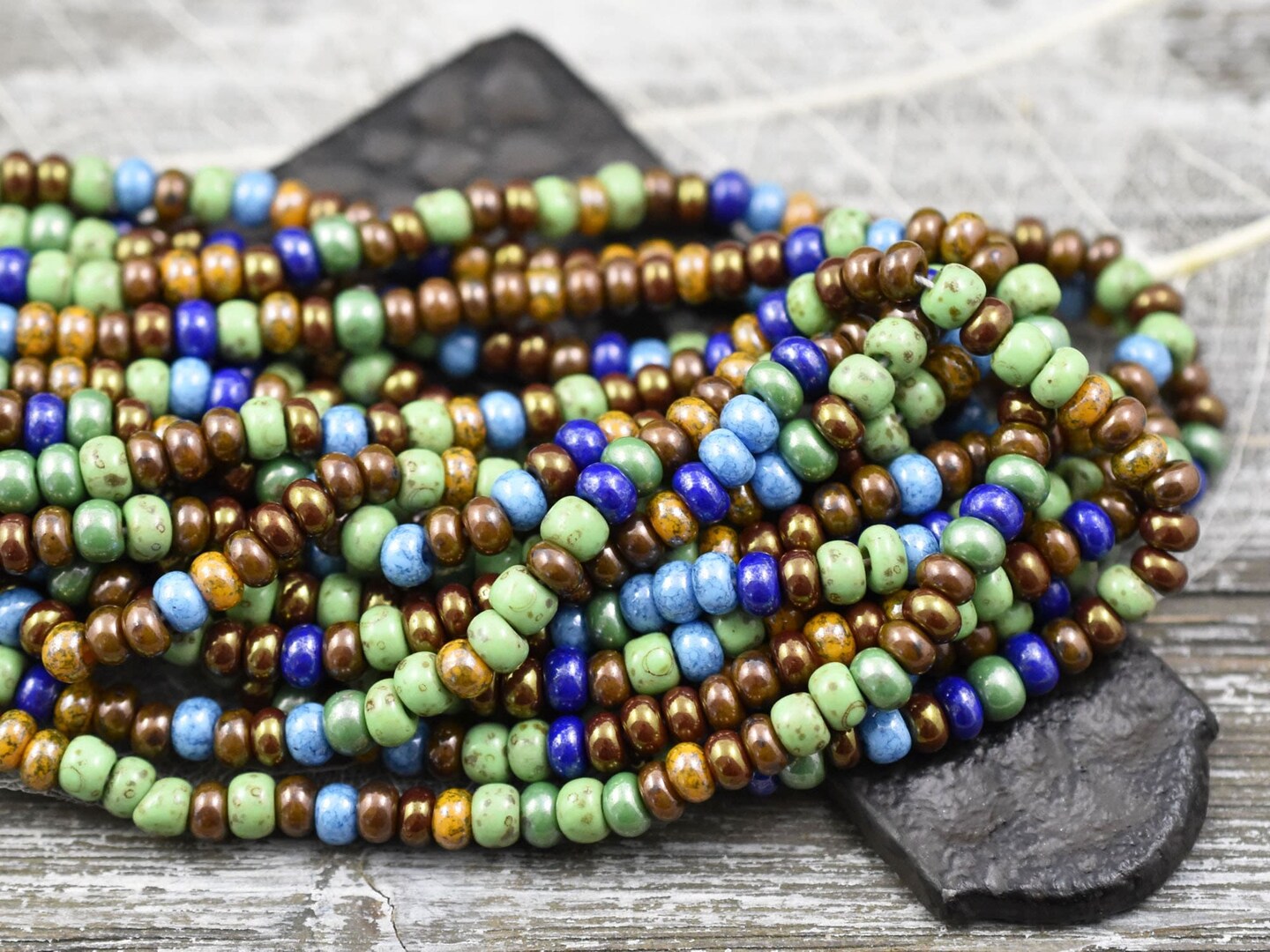 5/0 Aged Meiji Picasso Mix Seed Bead Mix (21&#x22; Strand)