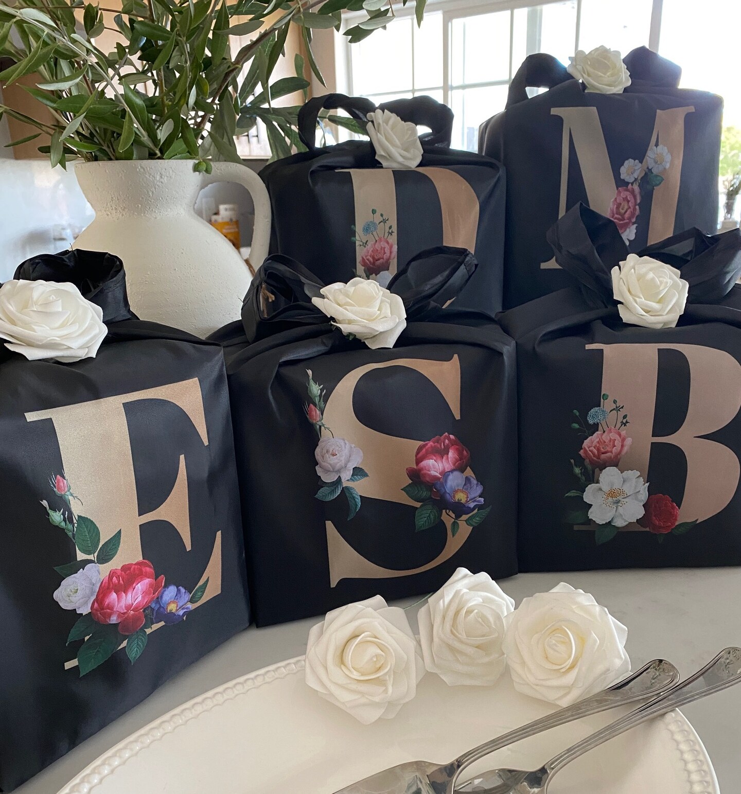 Wrapables Large & Small Nylon Reusable Grocery Bags, Initial Letter Tote Gift Bag for Wedding, Set of 2, Letter L