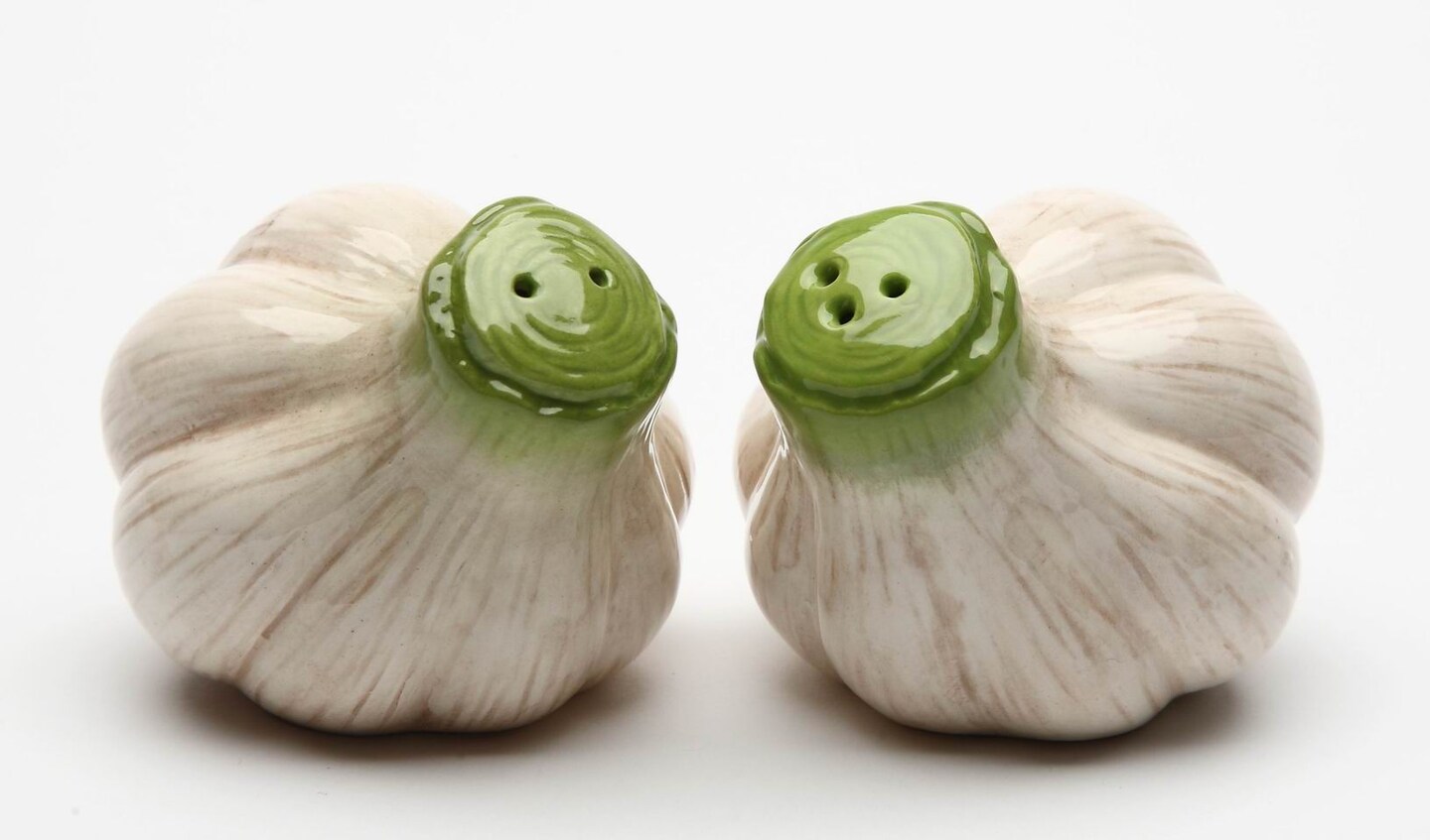 Hand Painted Ceramic Garlic Salt & Pepper Shakers, Home Décor, Gift for Her, Gift for Mom, Kitchen Décor, Farmhouse Décor