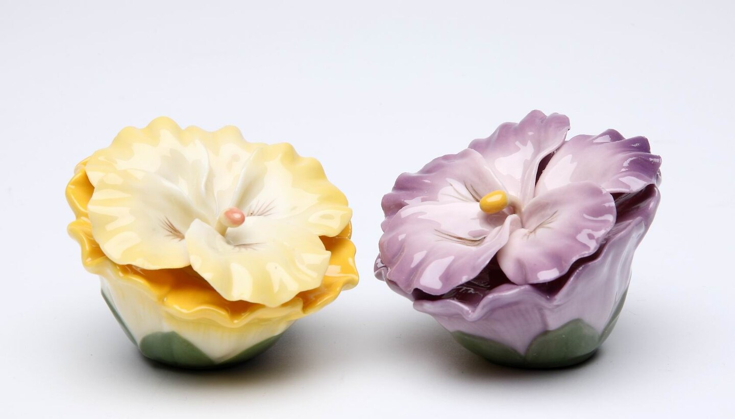 Ceramic Pansy Flower Salt & Pepper Shakers, Home Décor, Gift for Her, Gift for Mom, Kitchen Décor, Wedding Decor
