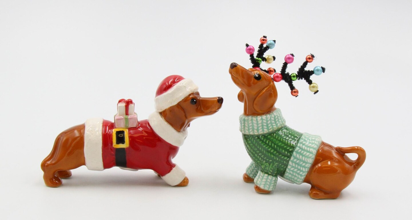 Ceramic Christmas Dachshund Weiner Dog Salt And Pepper Shakers, Home D&#xE9;cor, Gift for Her, Gift for Mom, Kitchen D&#xE9;cor, Gift for Dog Lover