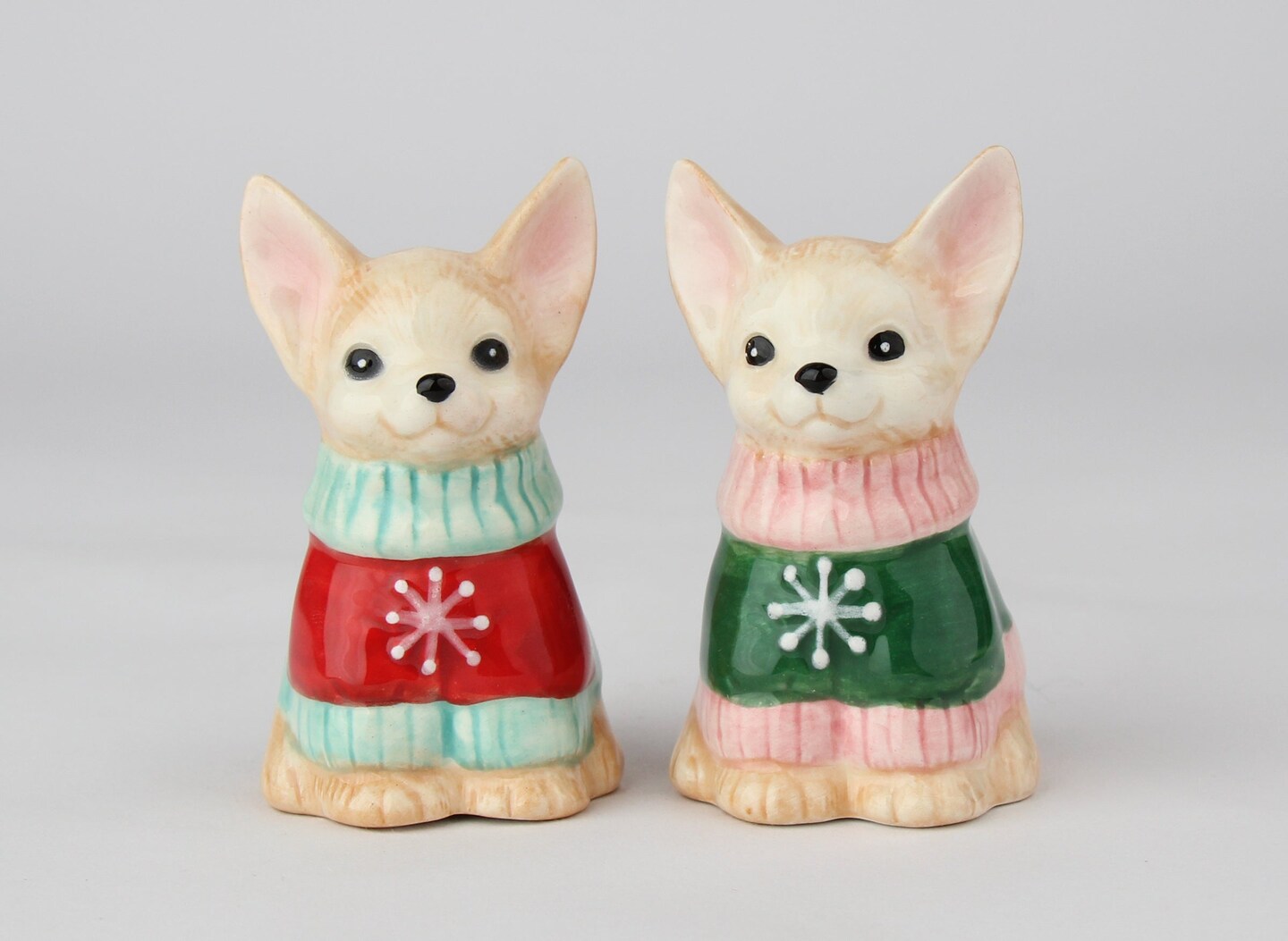Ceramic Christmas Chihuahua Dog Salt And Pepper Shakers, Gift for Her, Gift for Mom, Kitchen Décor, Gift for Dog Lover