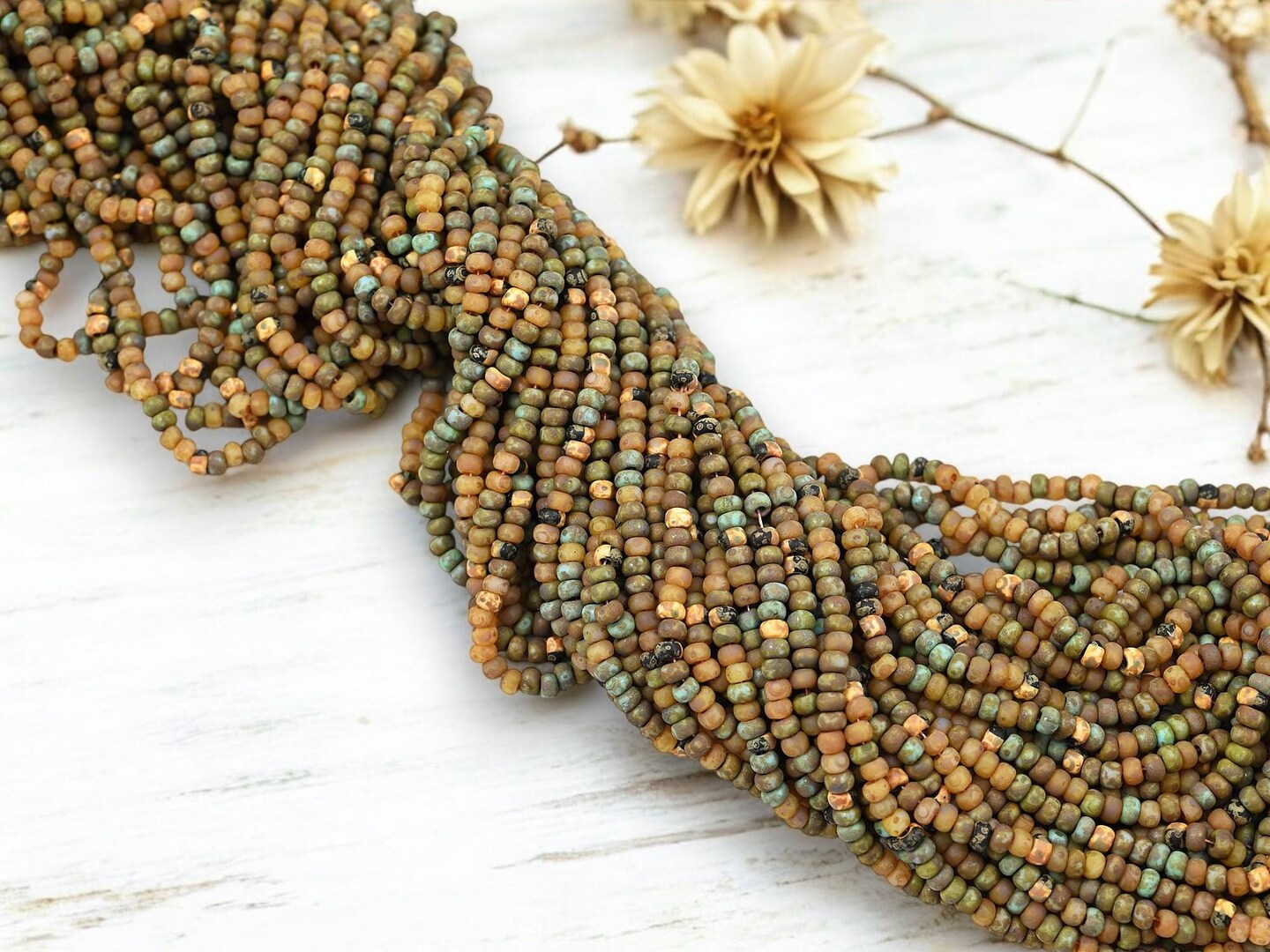 8/0 Aged Matte Rustic Amber Striped Picasso Mix Seed Beads (21&#x22; Strand)