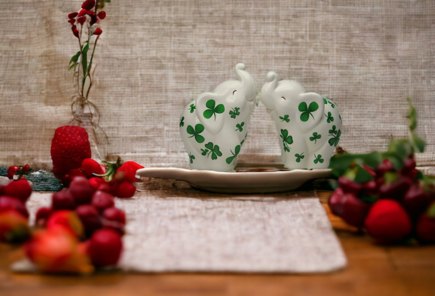 Ceramic Elephant with Shamrock Salt and Pepper Shakers, Home D&#xE9;cor, Gift for Her, Mom, Kitchen D&#xE9;cor, Irish Saint Patrick&#x2019;s Day D&#xE9;cor