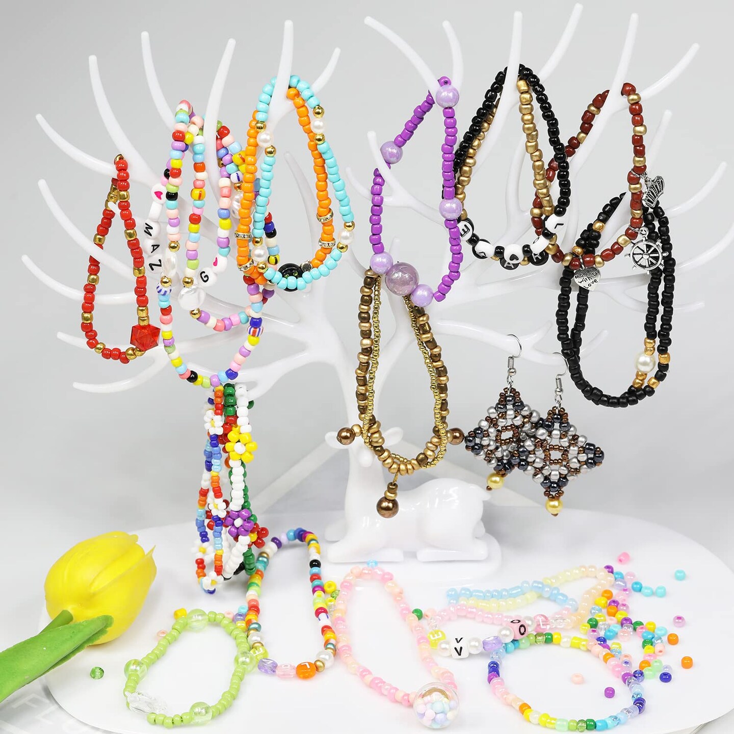 8600 pcs 4mm 6/0 48 Colors Glass Seed Beads, Charms Bracelet Jewelry Making Beads Kit Gifts Small Craft Glass Beads with Beading Elastic String for Bracelets Earrings Necklaces Making&#xFF08;48 Colors&#xFF09;