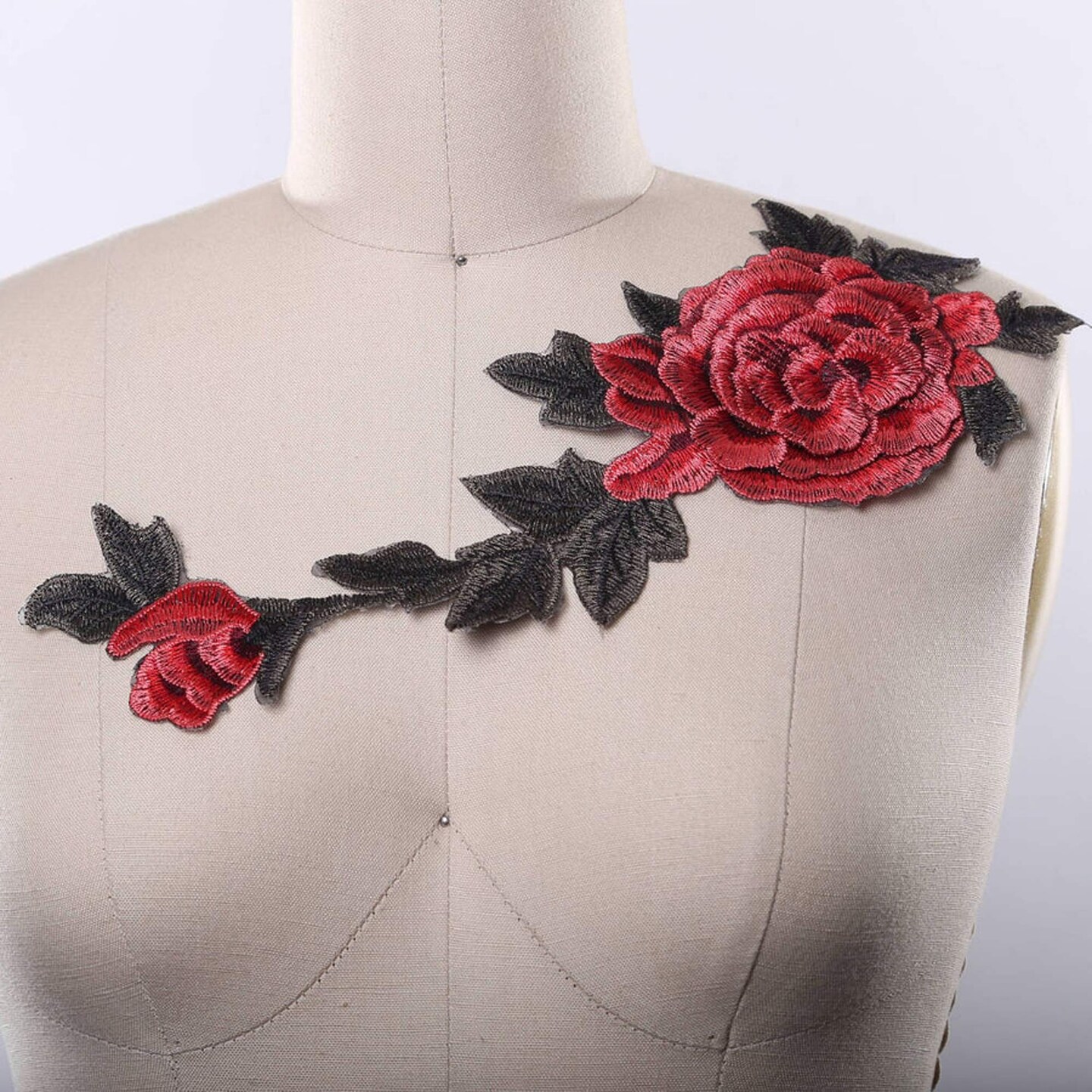 Red Color Embroidered 3D Flower Patch Iron On for Costume and Clothing