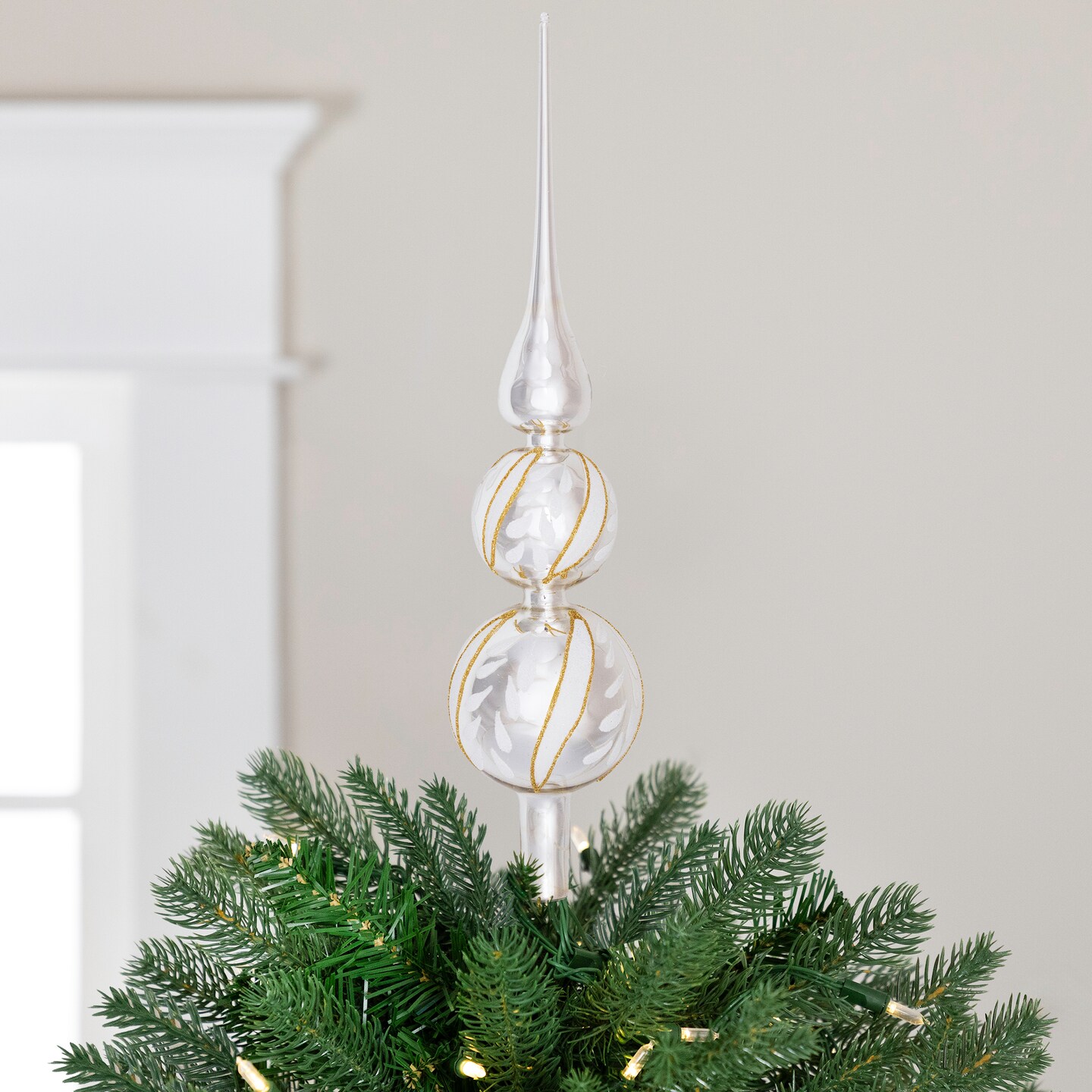 Northlight Glittered Glass Finial Christmas Tree Topper - 14.5" - Silver and White