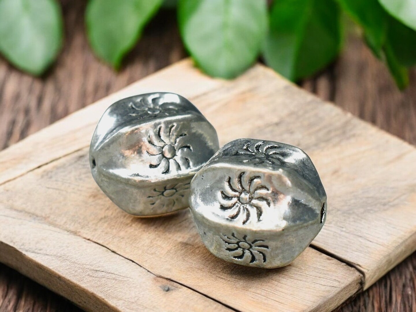*10* 11x9mm Antique Silver Wedged Rounds w/Sun Design | Michaels