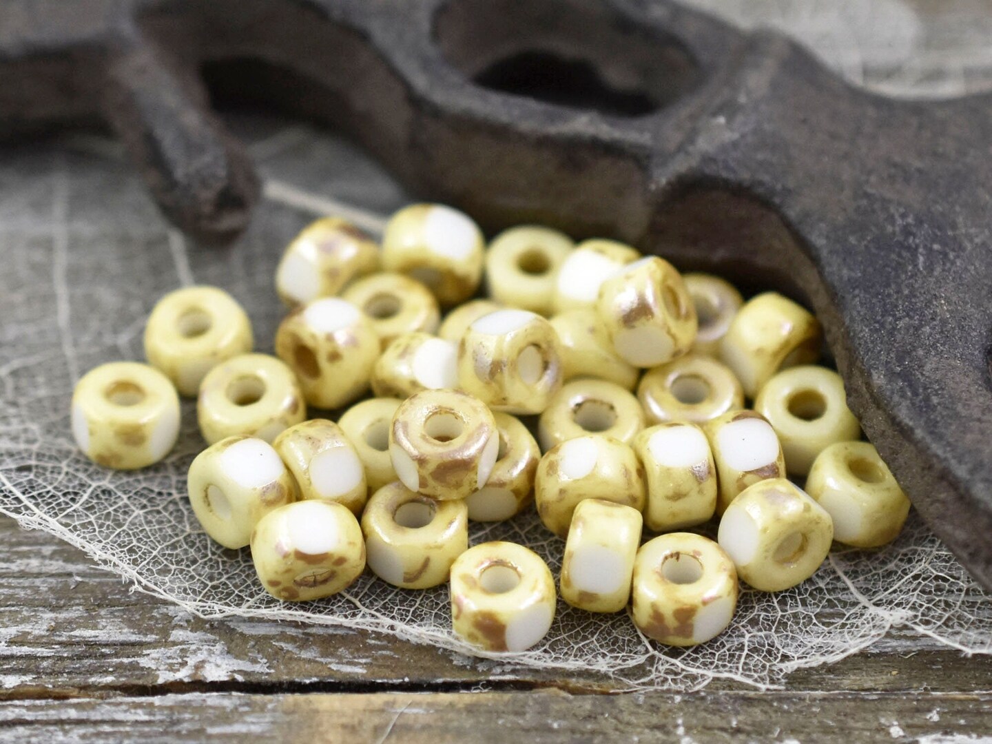 20g 3 Cut Chalk Rembrandt 2/0 Matubo Beads