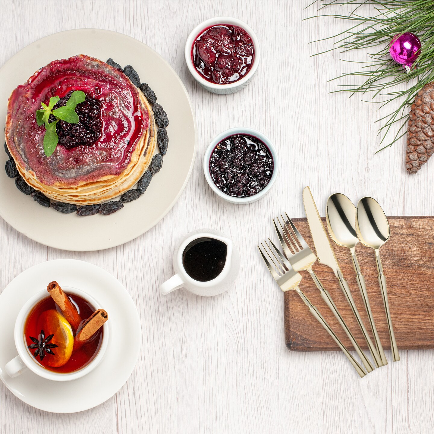 Shiny Gold Moderno Disposable Plastic Cutlery Set (300 Guests)