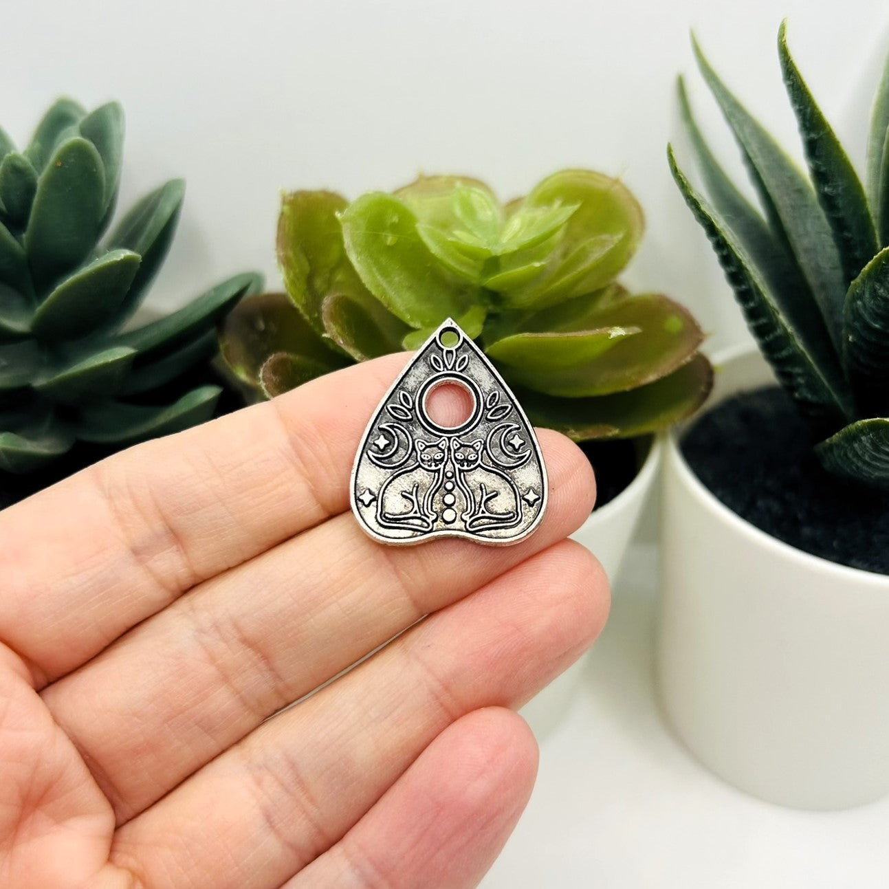 1, 4, 20 or 50 Pieces: Antique Silver Cat Ouija Planchette Charms