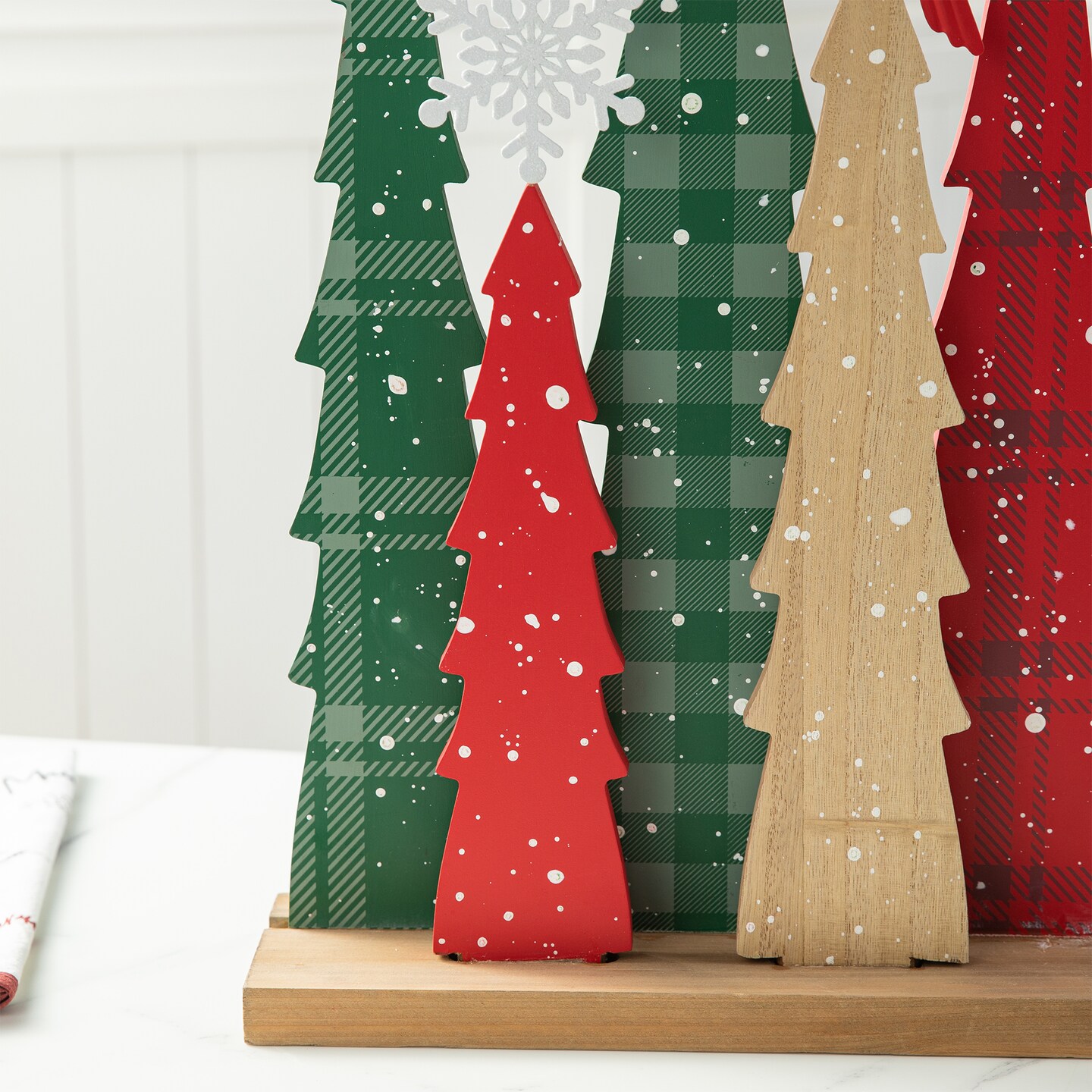 23.5&#x22;H Wooden Christmas Tree Table D&#xE9;cor(KD)