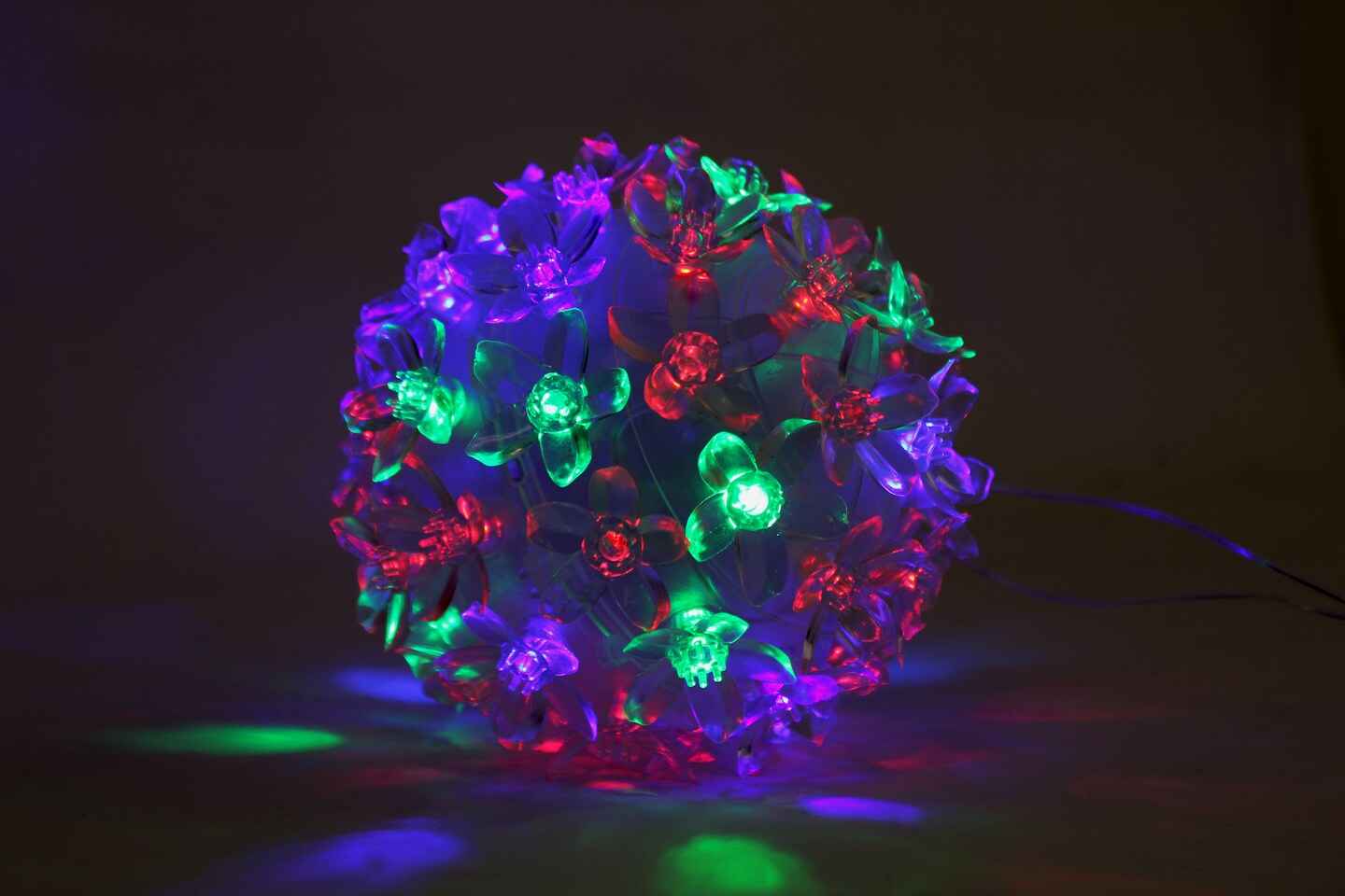 Perfect Holiday Clear Starlight Sphere 50 LED Christmas Lights