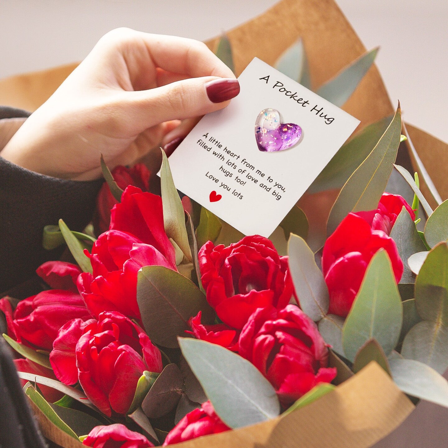 Wrapables Pocket Hug Valentines Day Token Heart Gift with Greeting Card (Set of 8)