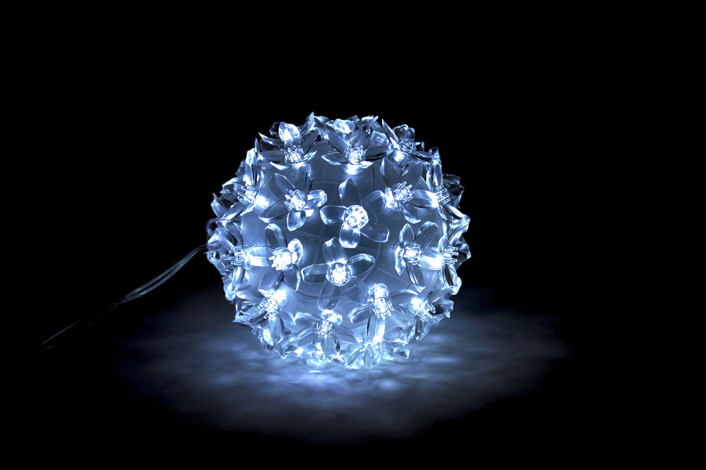 Perfect Holiday Clear Starlight Sphere 50 LED Christmas Lights