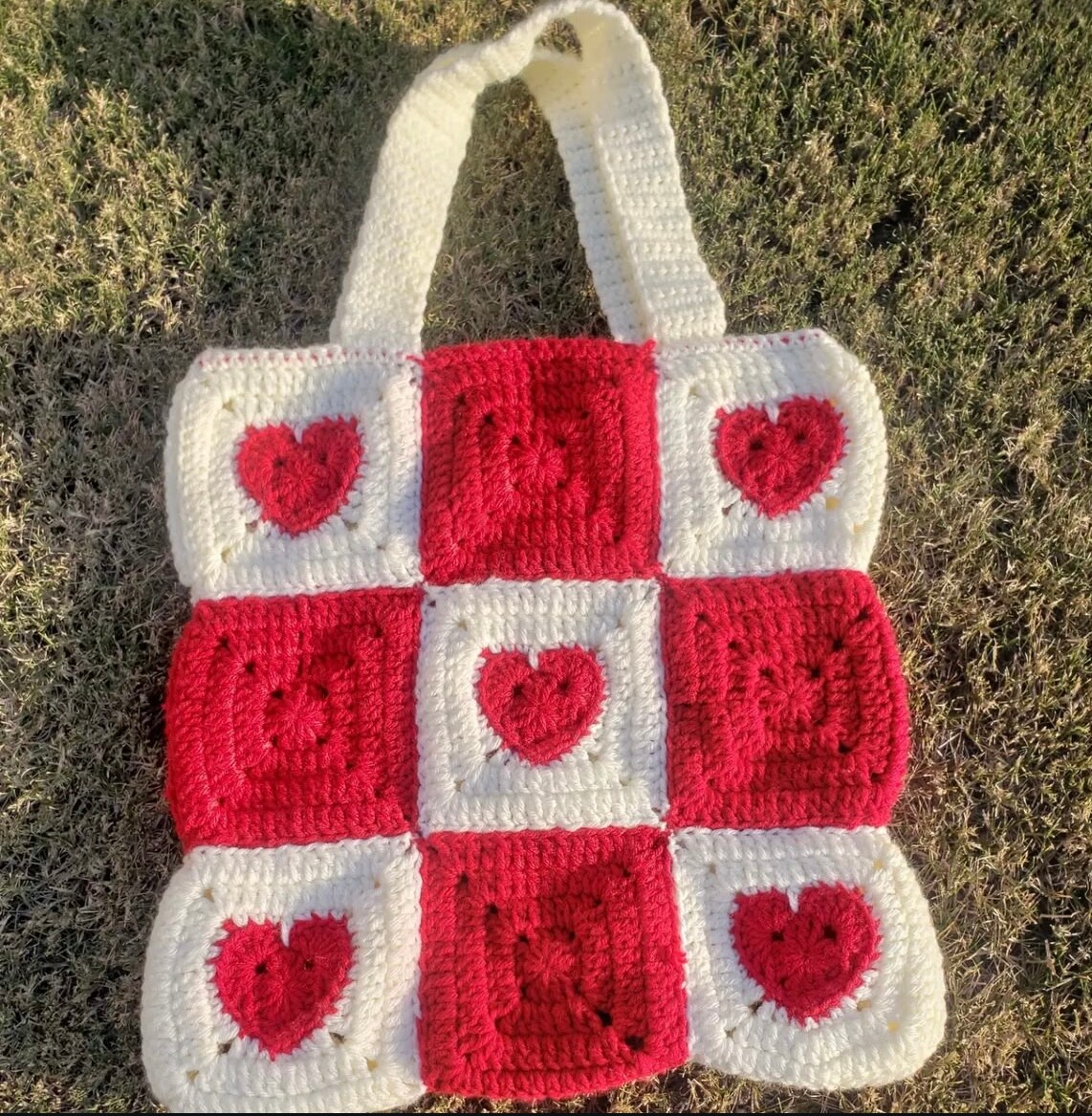 [RONRON] 24SS★HEART PATTERN MESH TOTE BAG★SALE Knitted Mesh Tote Bag | Five Below