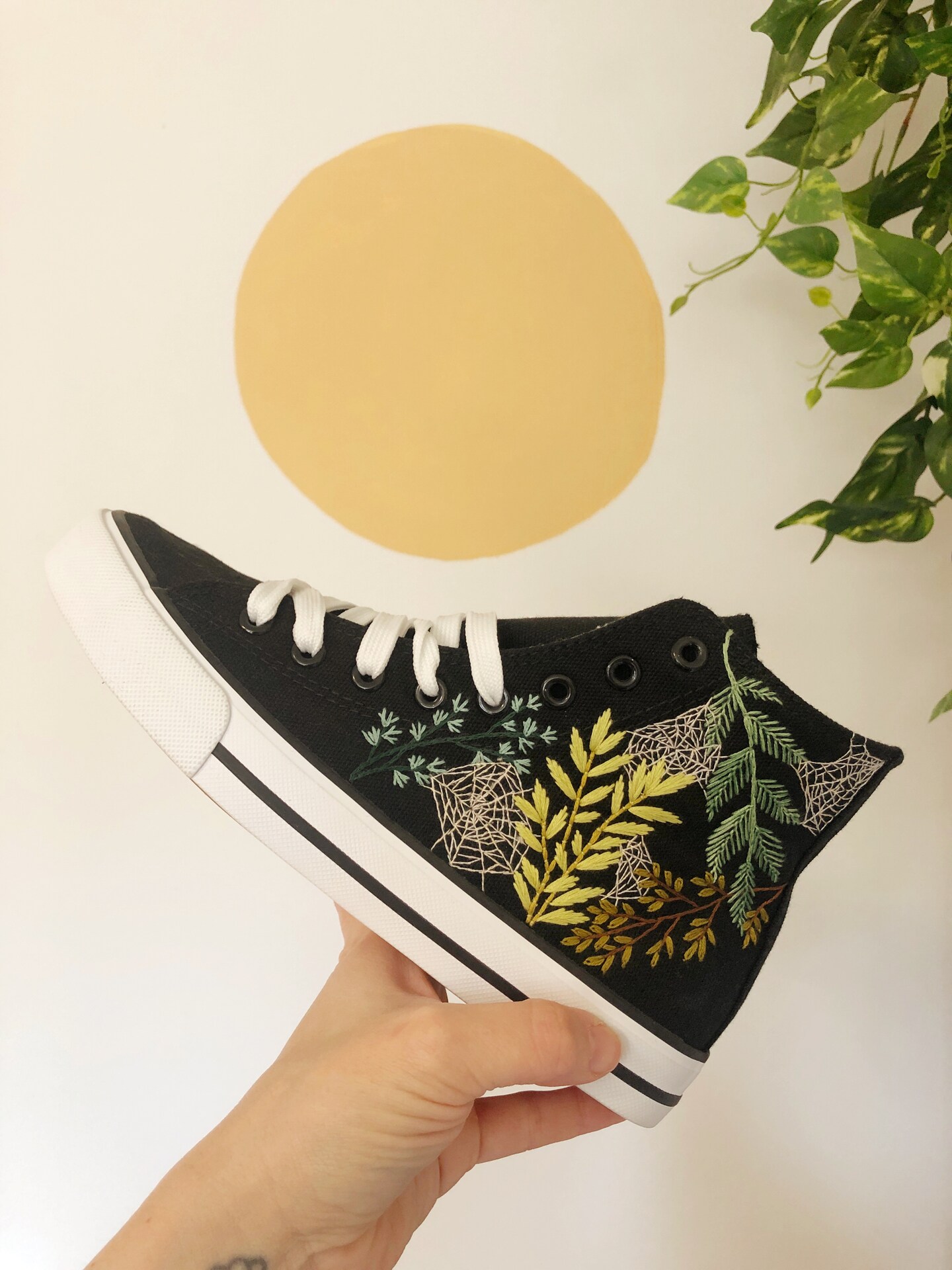 DIY Embroidered Shoes- Hand Embroidery DIY Book