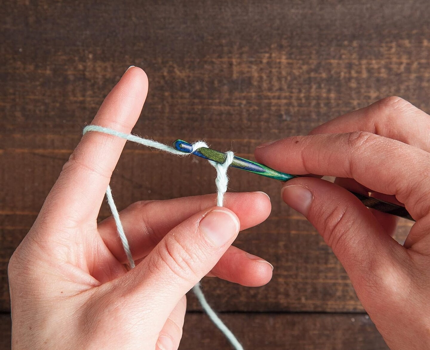 Large Size Warm Crochet Hooks for Crocheter, 6.5mm to 10mm Crochet Kit Crochet Hook Set Art Aluminum Soft Grip Crochet Needles for Crocheting, Comfort Knitting Hook Knitting & Crochet Supplies