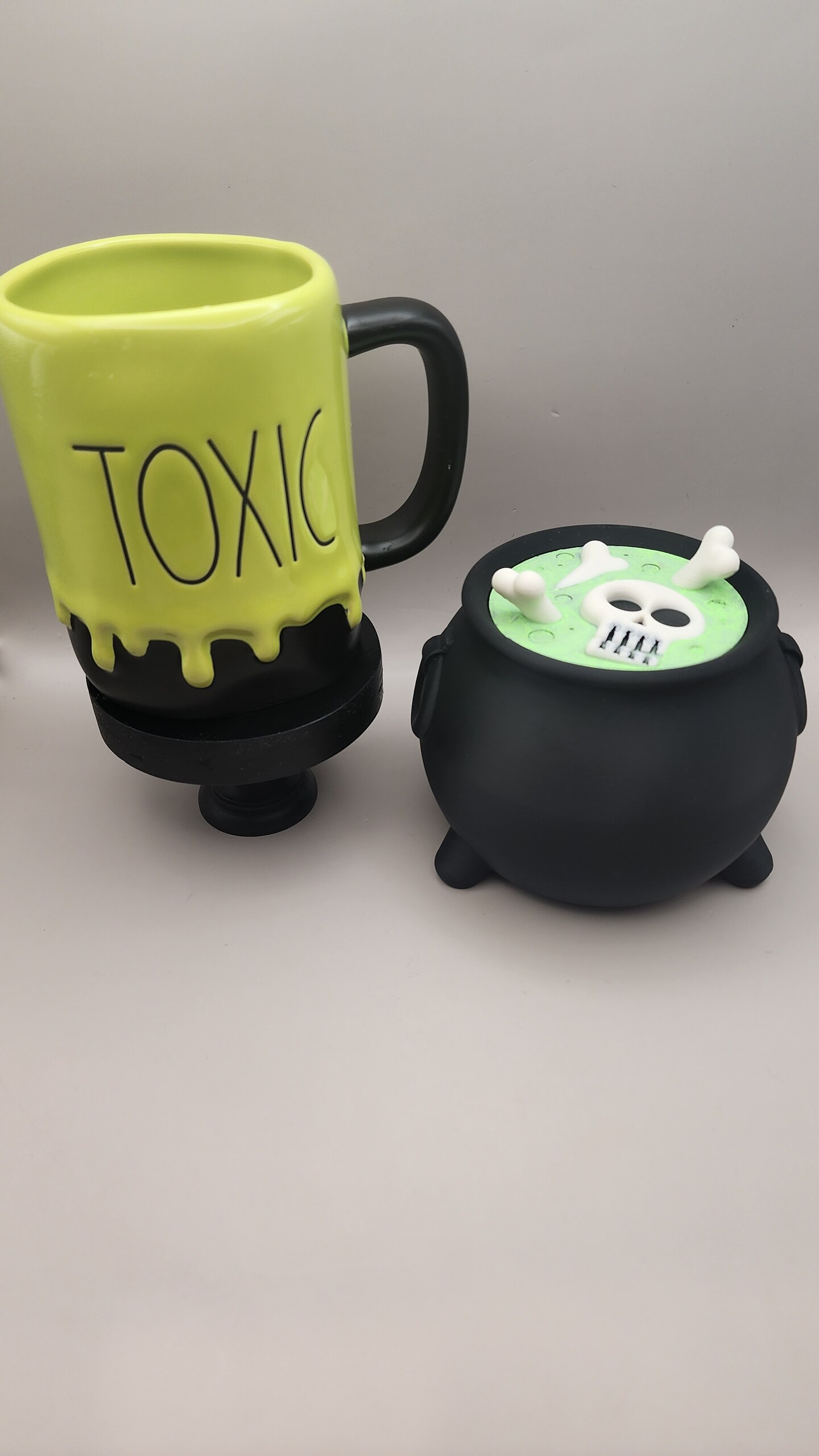 Witches Cauldron, 3D Witches Cauldron with twist on top, Halloween
