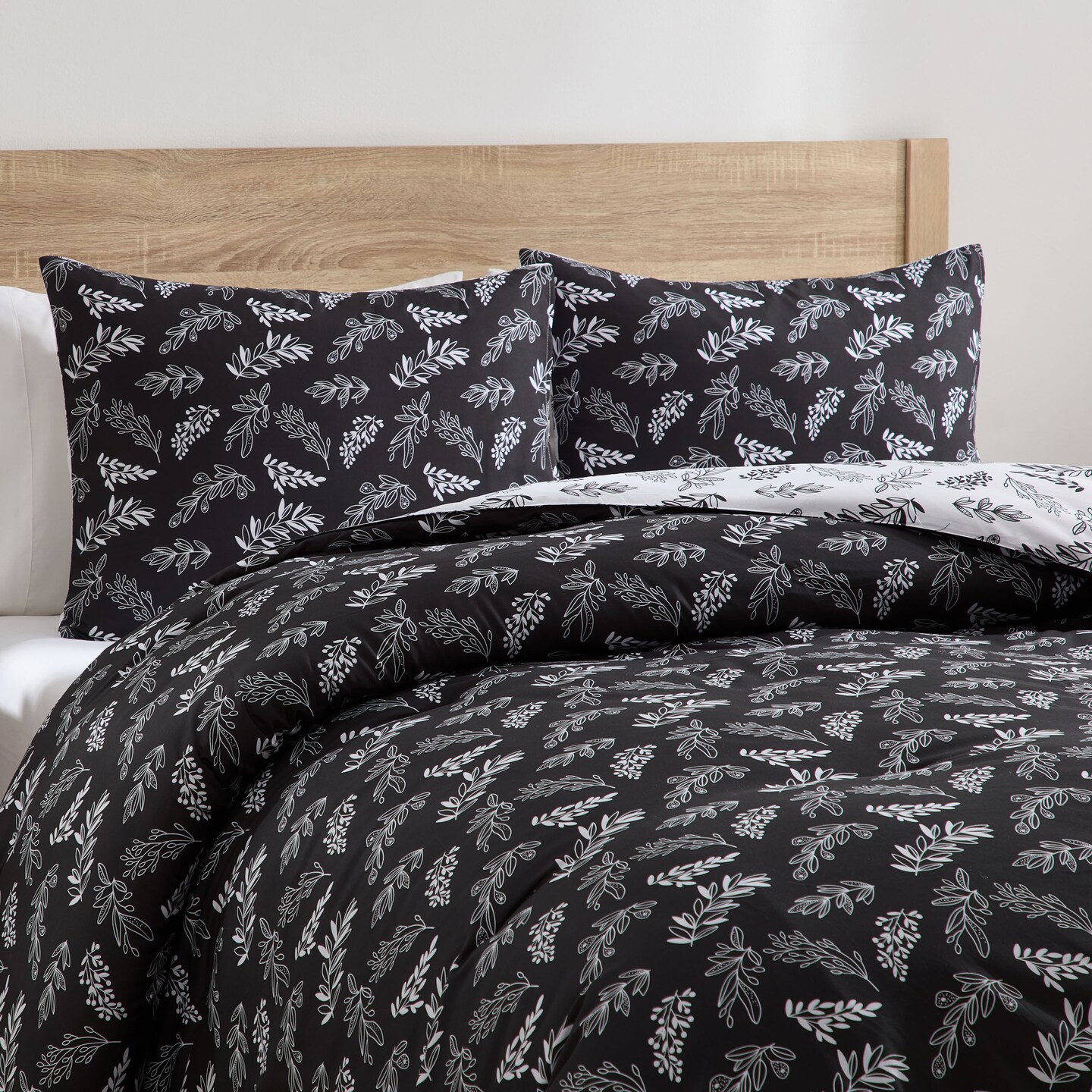 CraftBud 3PC Reversible Botanical Printed Comforter Bedding Set