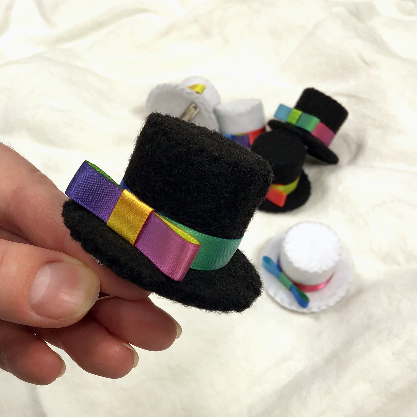 3 Custom made mini hats for Halloween, Marchi Gra, etc ( never worn ) Accessories | 3 Custom Made Mini Hats For Halloween Marchi  main image 2