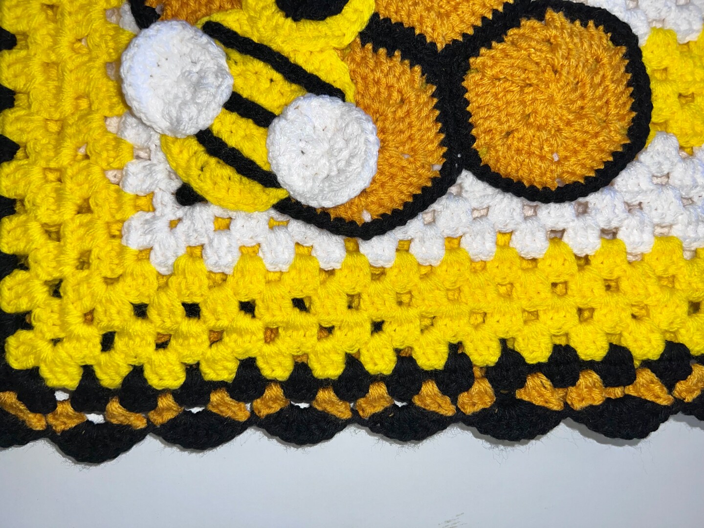 Crochet Bee blanket | Crochet beehive blanket |Crchet baby blanket product 2