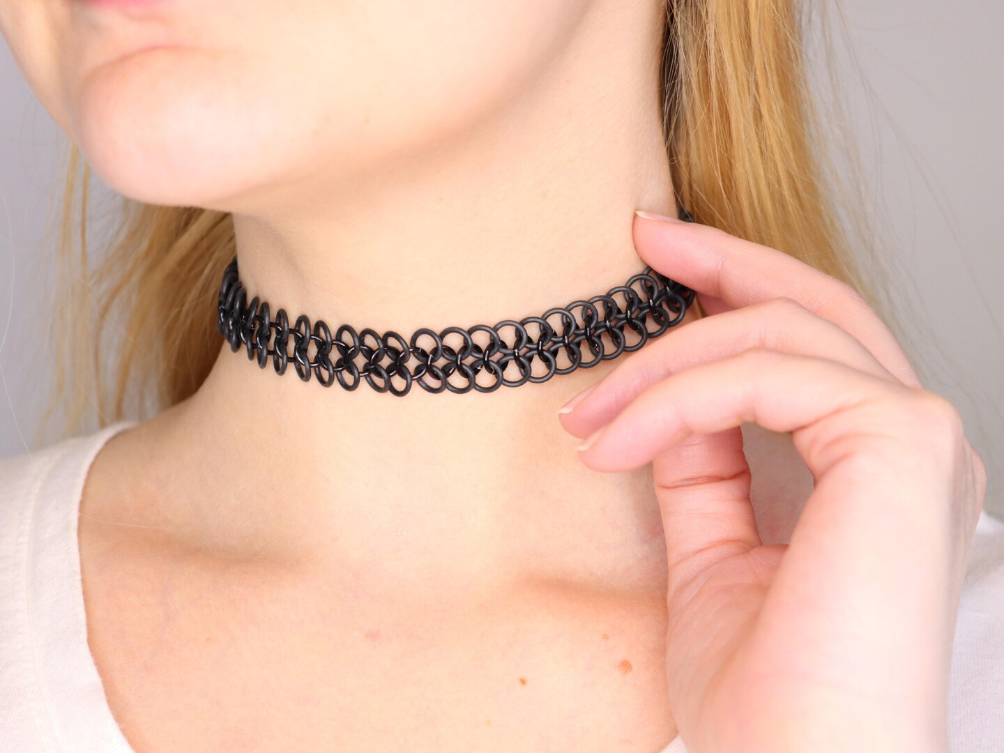 tattoo choker how to make a necklace into a choker