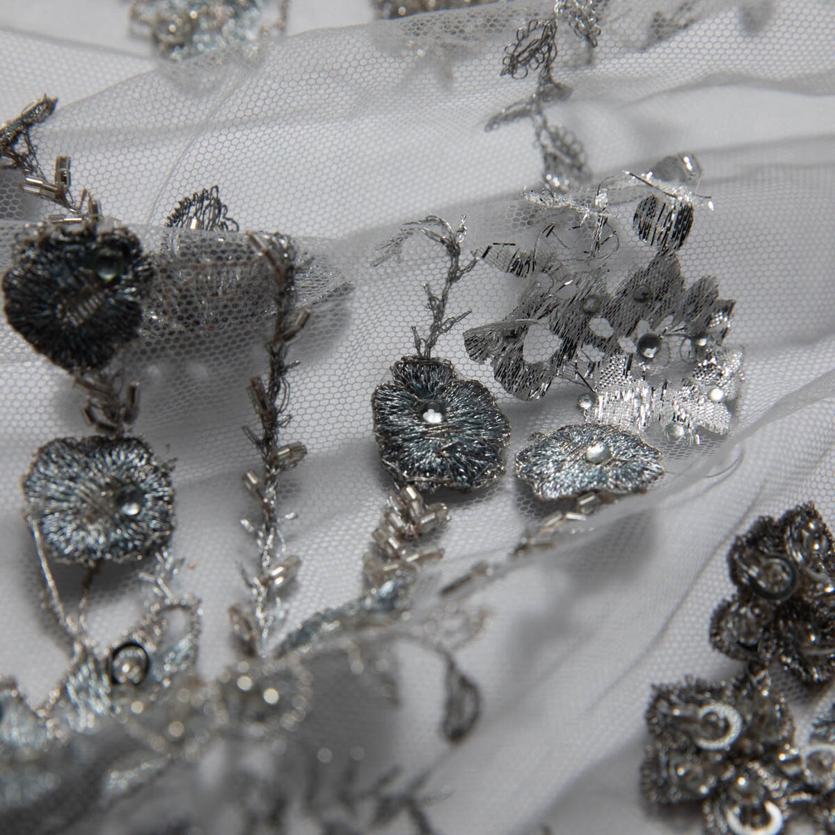 1 Yard ST Tulle Lace Fabric Embroidered Applique Beautiful 3D Floral Pattern 52/54&#x22; Wide