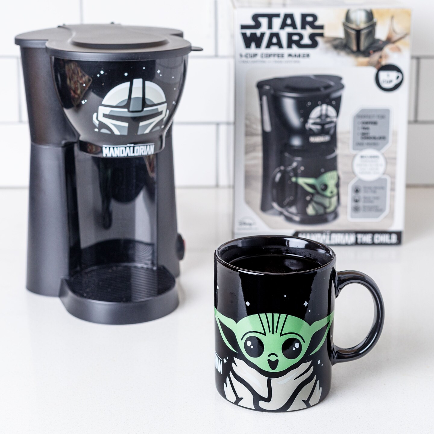 Uncanny Brands Star Wars Mandolorian Single Cup Coffee Maker with Mug