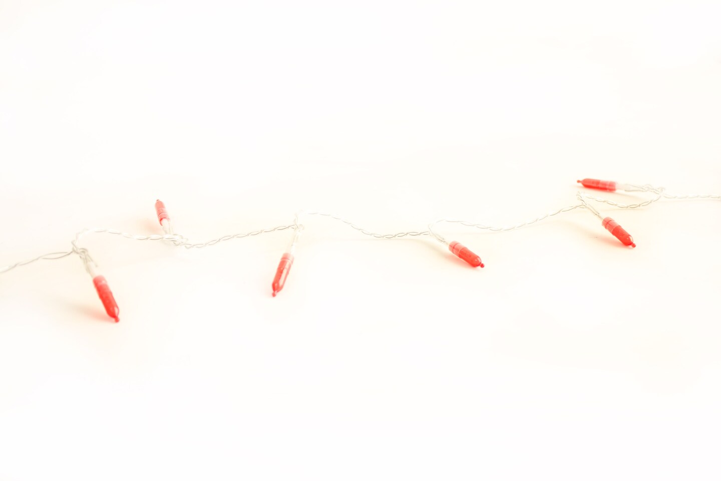 Perfect Holiday 20 LED M5 STRING LIGHTS,4&#x22; BULB SPACING,12&#x22; LEAD WIRE, W/3AA INDOOR BATTERY BOX