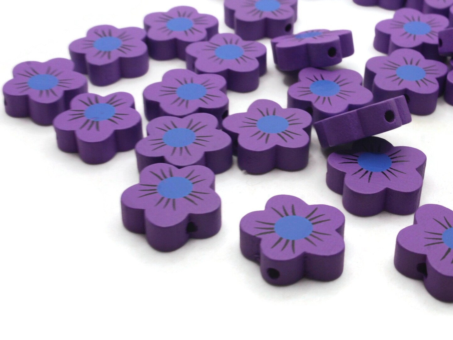 30 20mm Purple Flower with Blue Center Flat Floral Wood Beads bL1