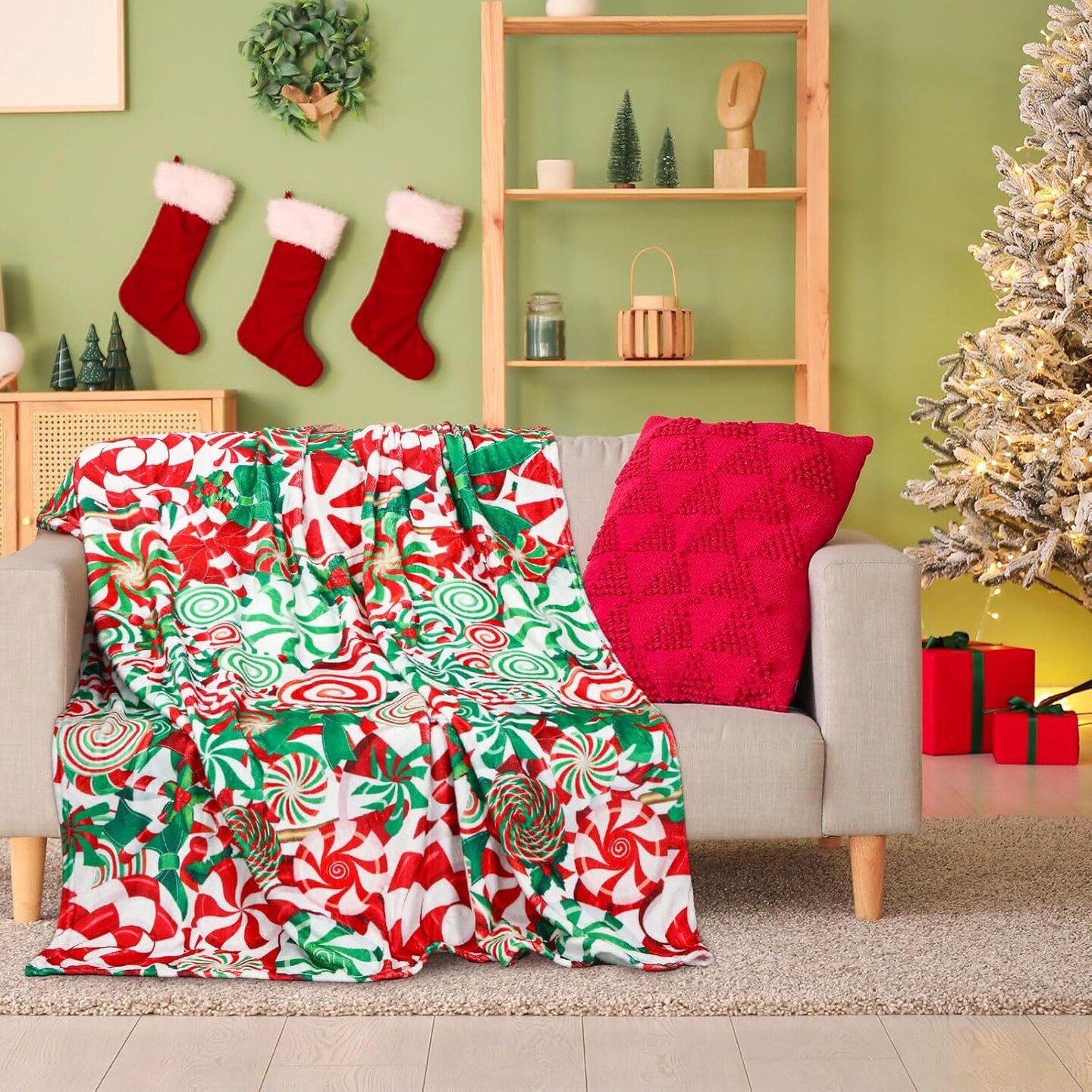 Christmas Candy Blanket Christmas Plaid Ball Blanket Candy Plush Throw Blanket Warm Soft Christmas Party Favors for Bed Sofa Living Room Bedroom Couch Holiday Winter Gifts 50 * 60 Inch