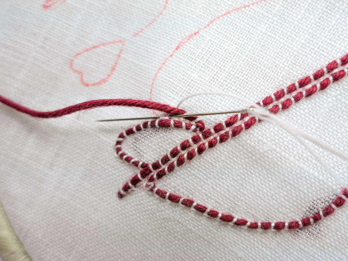 Embroidery Encyclopedia: Stitches and Techniques for Every Embroiderer